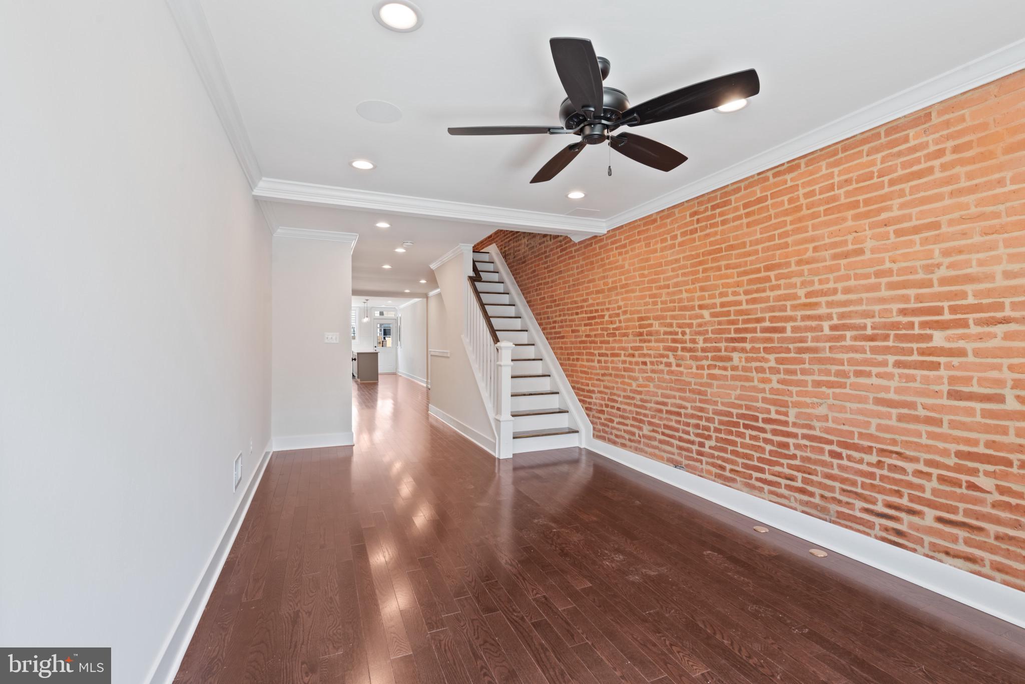 LOCUST POINT - Residential