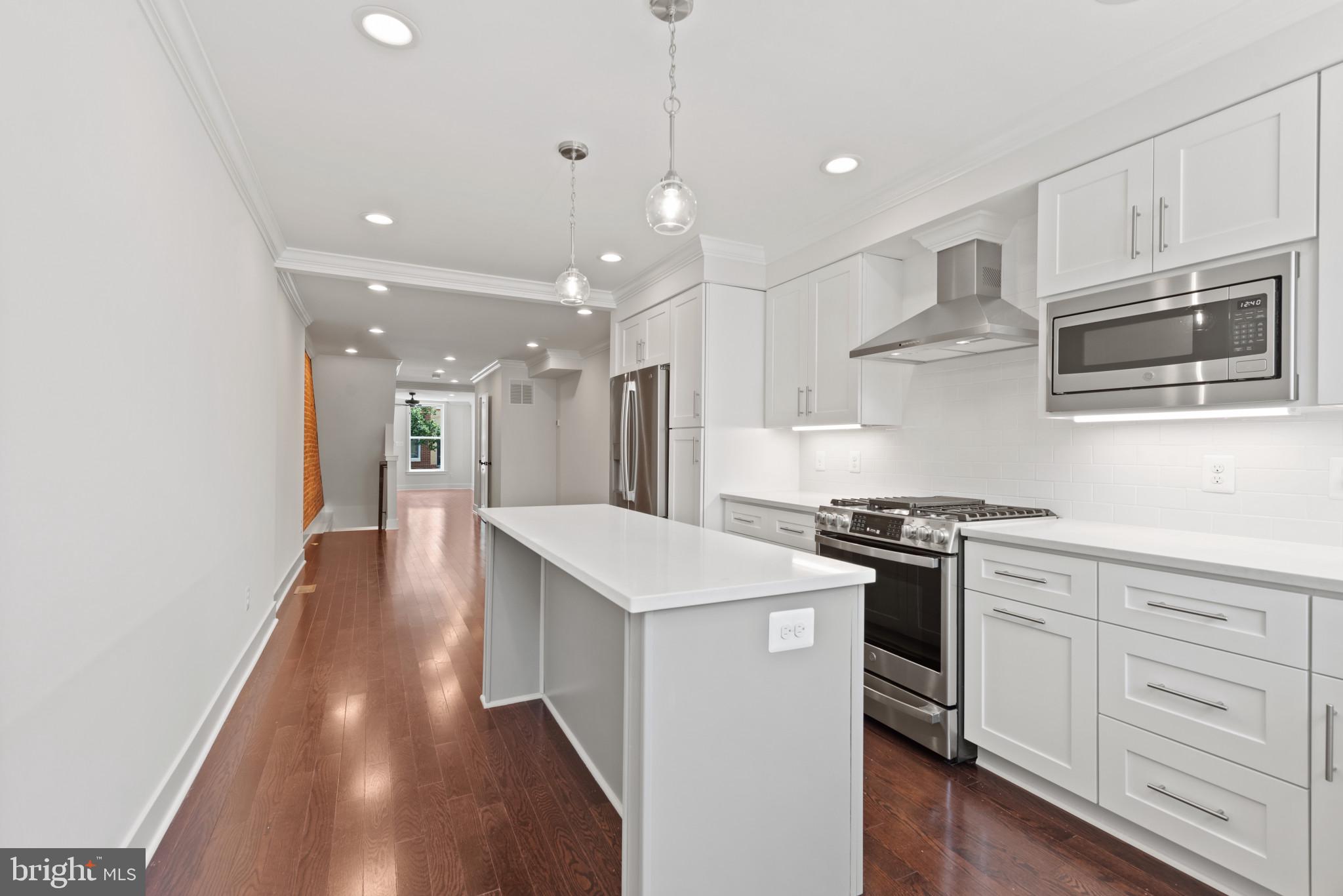LOCUST POINT - Residential