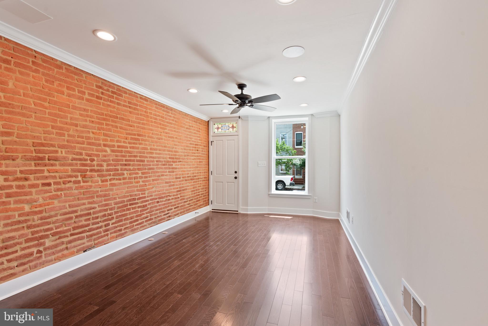 LOCUST POINT - Residential