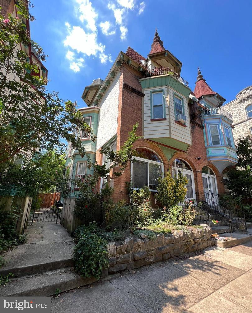 SPRUCE HILL - Residential Lease