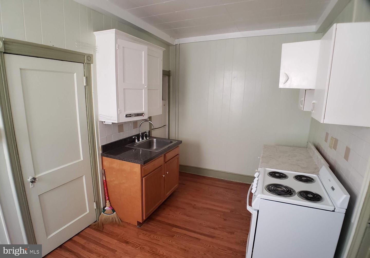 SPRUCE HILL - Residential Lease