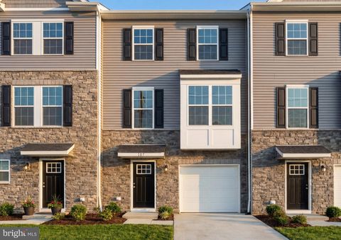 Townhouse For Sale - 125 West End Ave<br/> HAMMONTON, NJ 08037