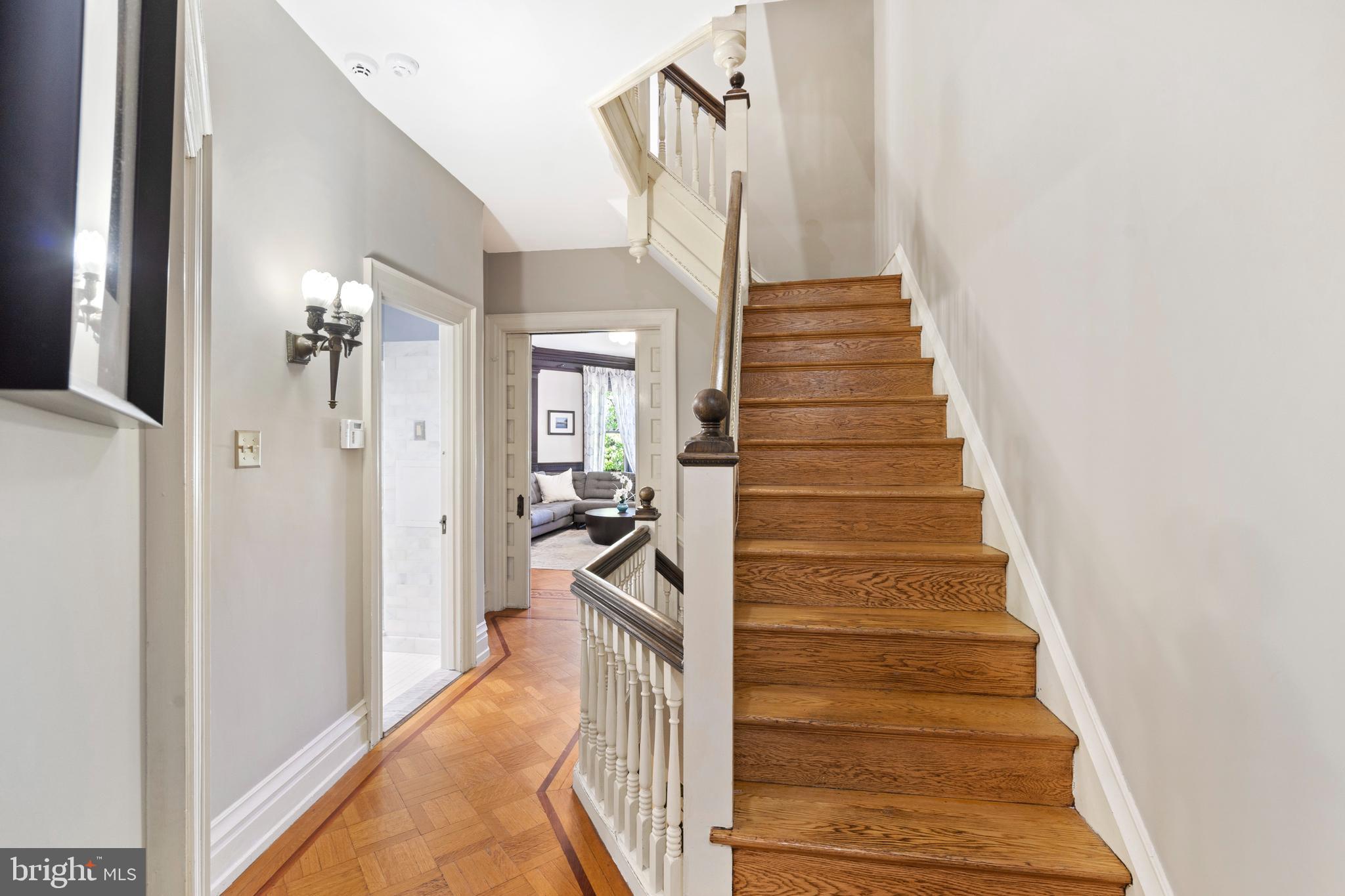 UNIVERSITY CITY - Residential