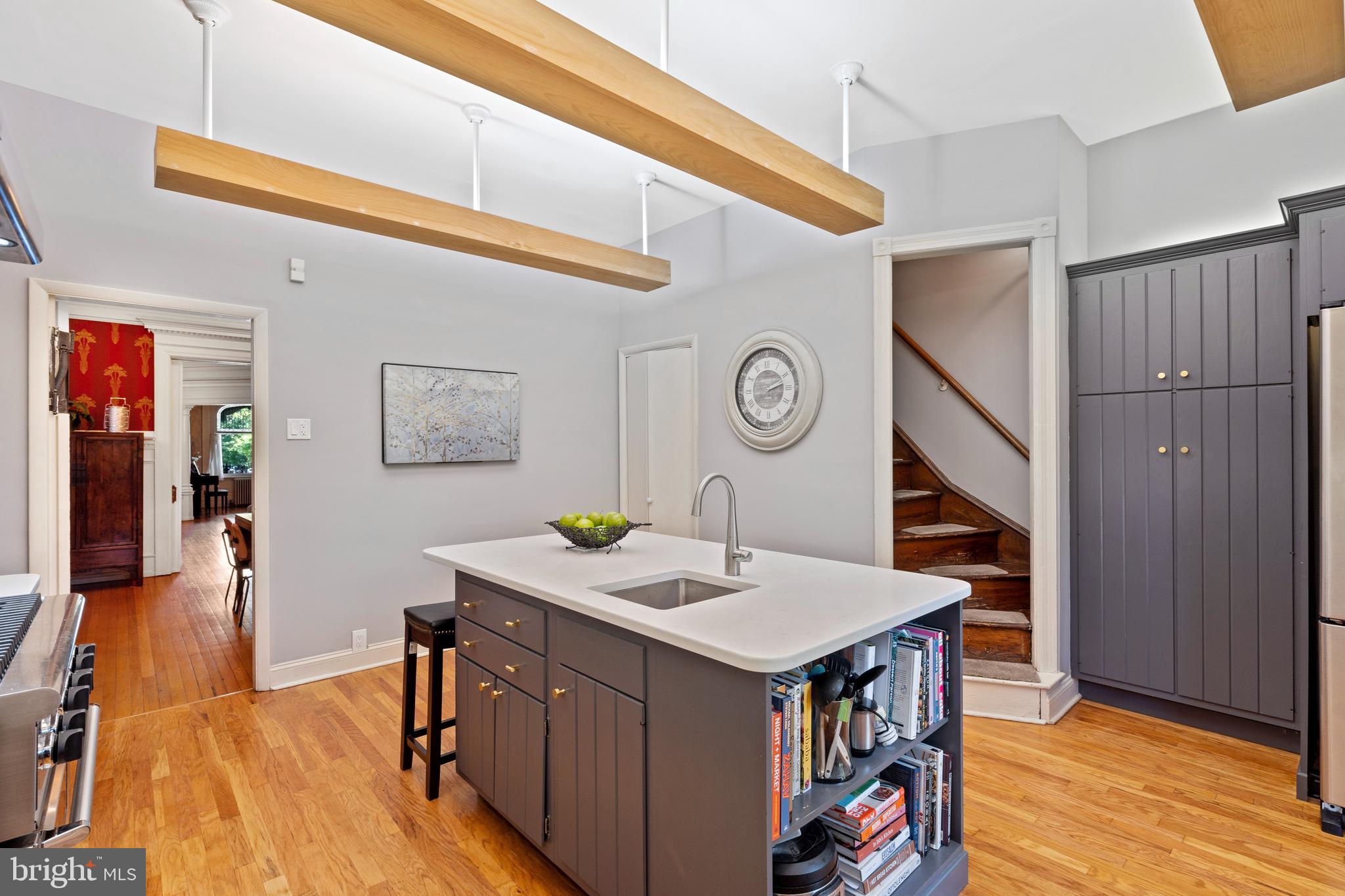 UNIVERSITY CITY - Residential