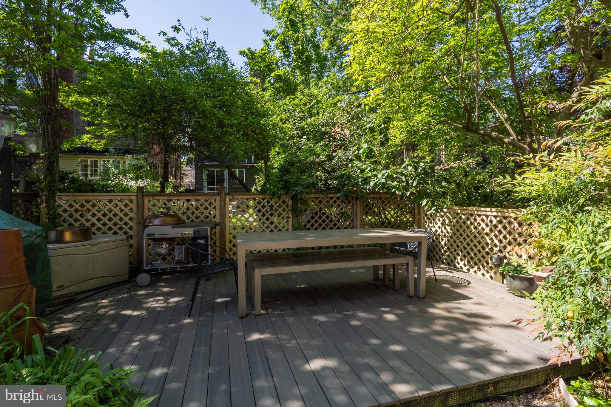 UNIVERSITY CITY - Residential