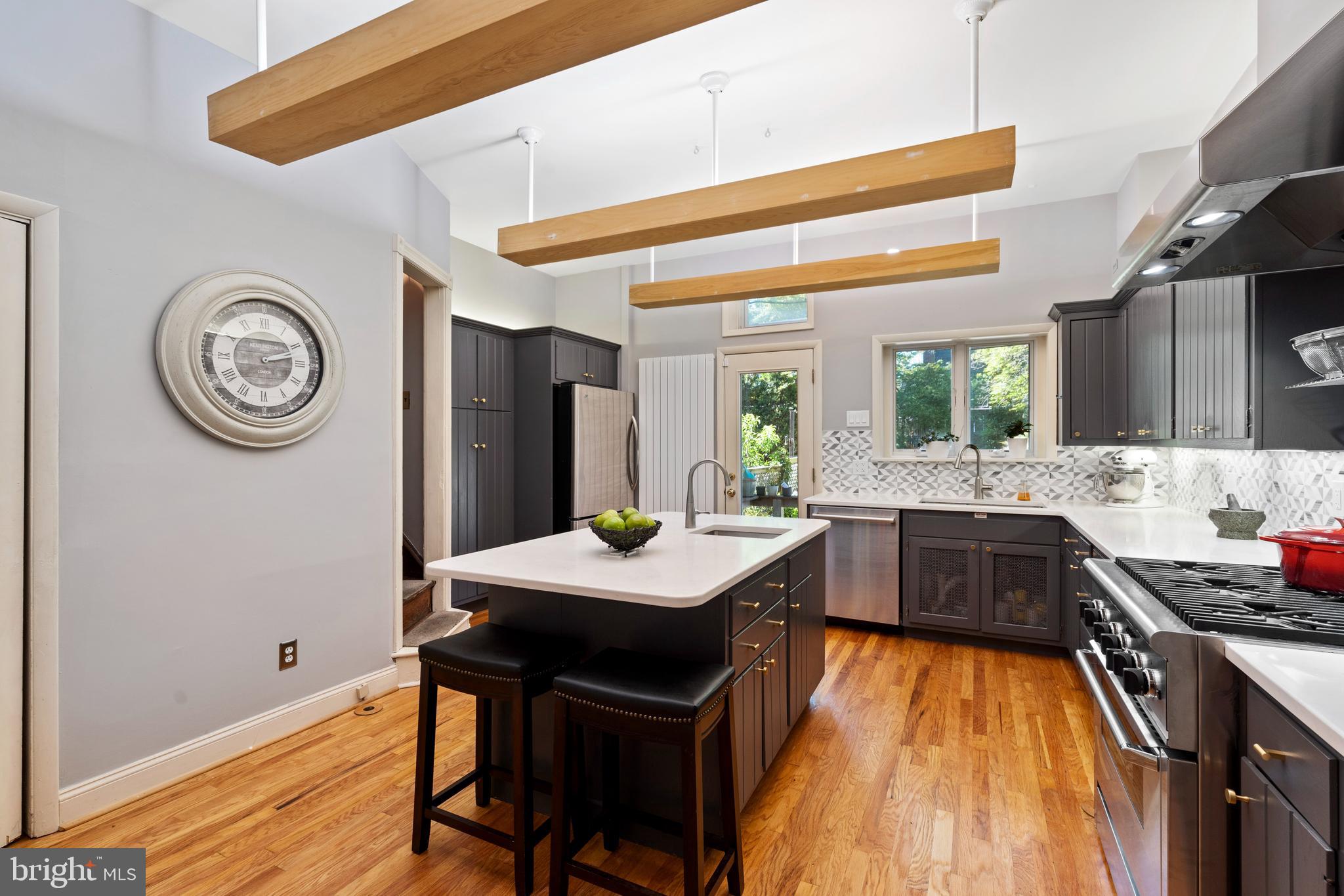 UNIVERSITY CITY - Residential