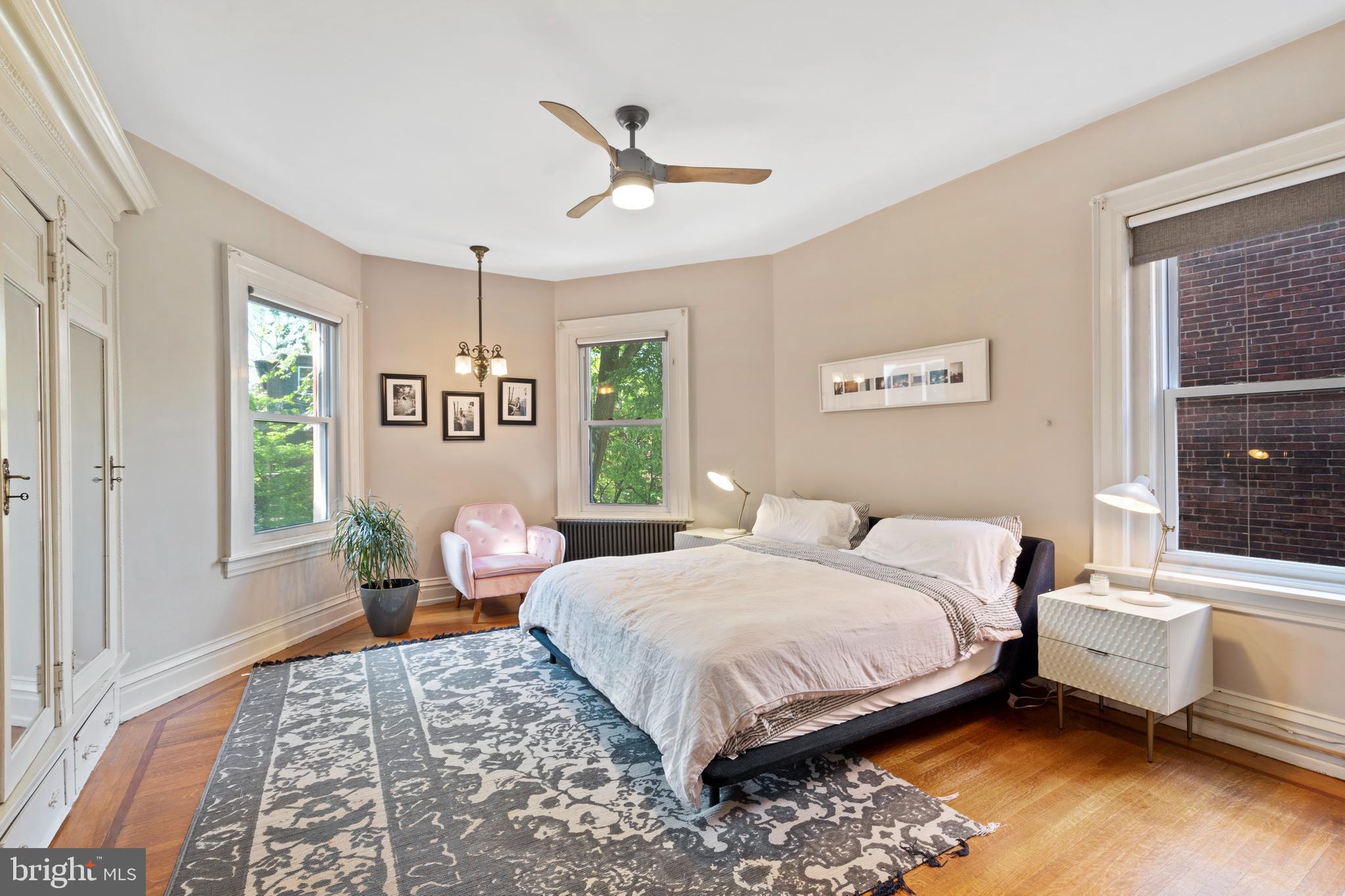 UNIVERSITY CITY - Residential