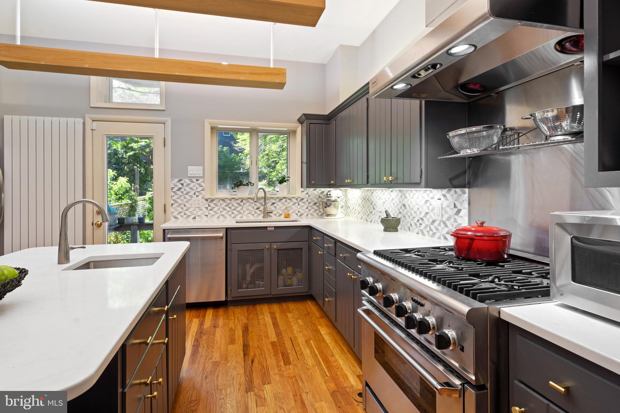 UNIVERSITY CITY - Residential