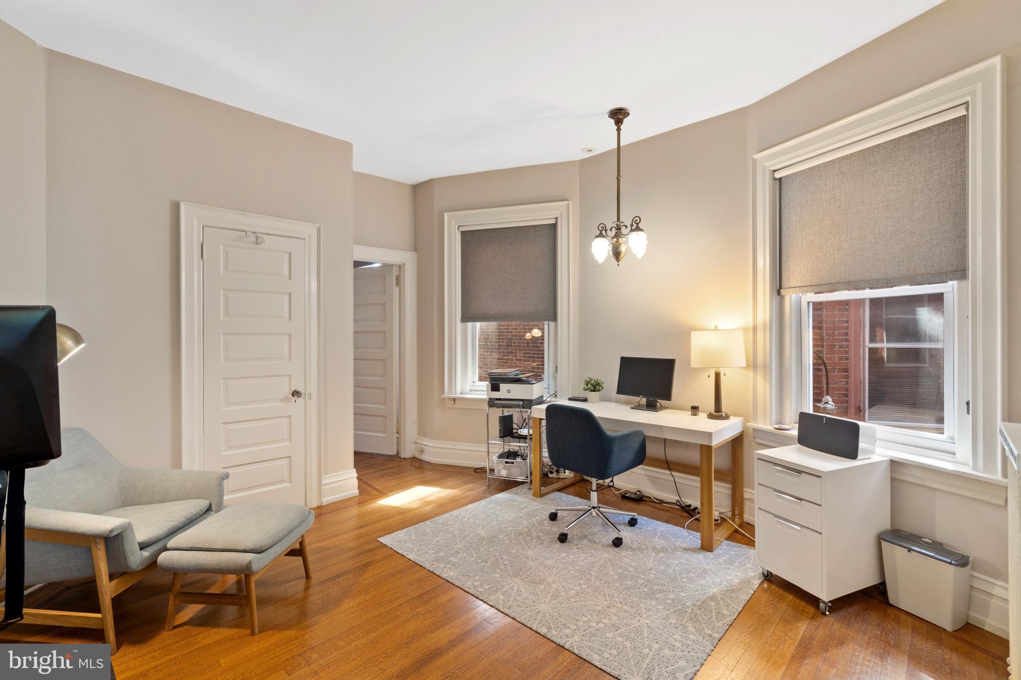 UNIVERSITY CITY - Residential