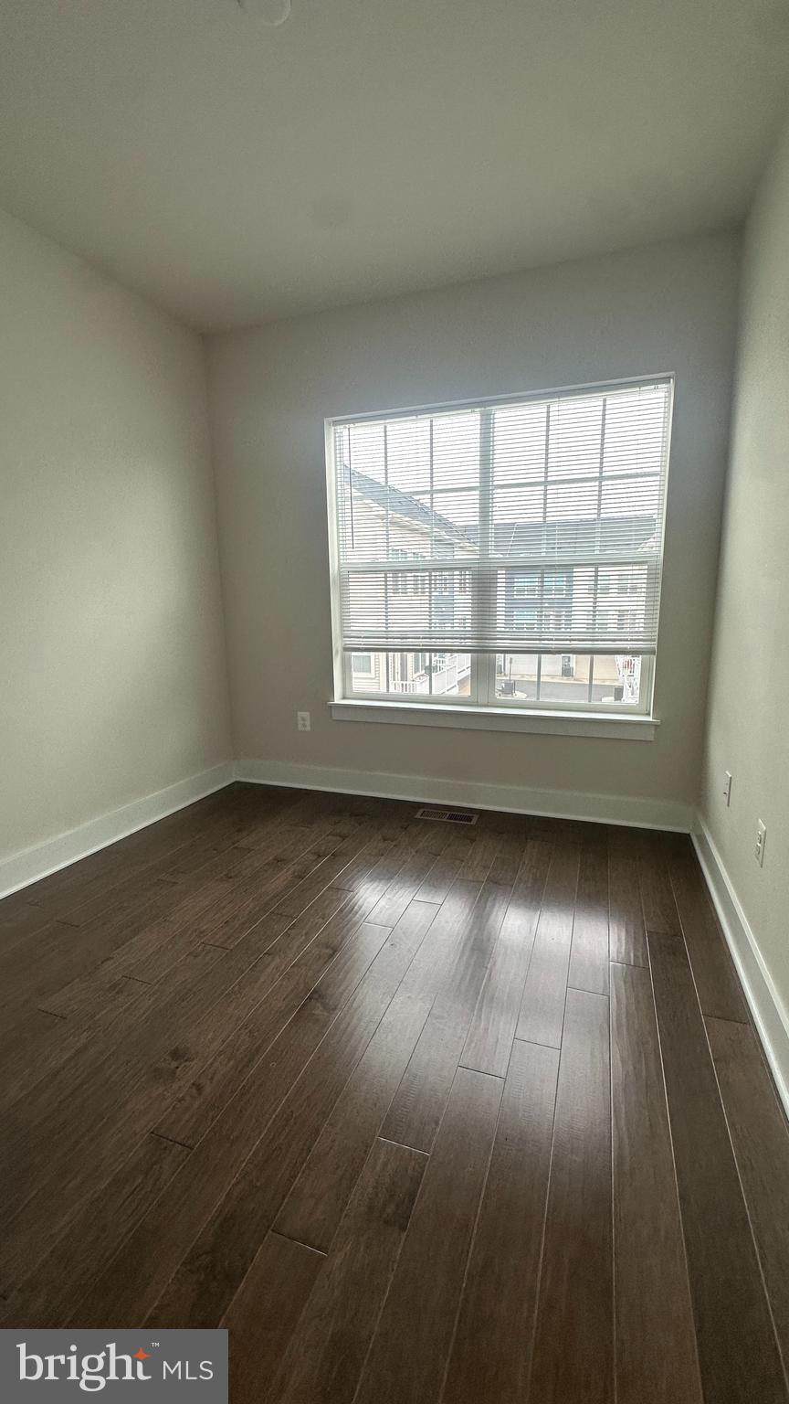 THE RETREAT AT WESTFIELDS - Residential Lease