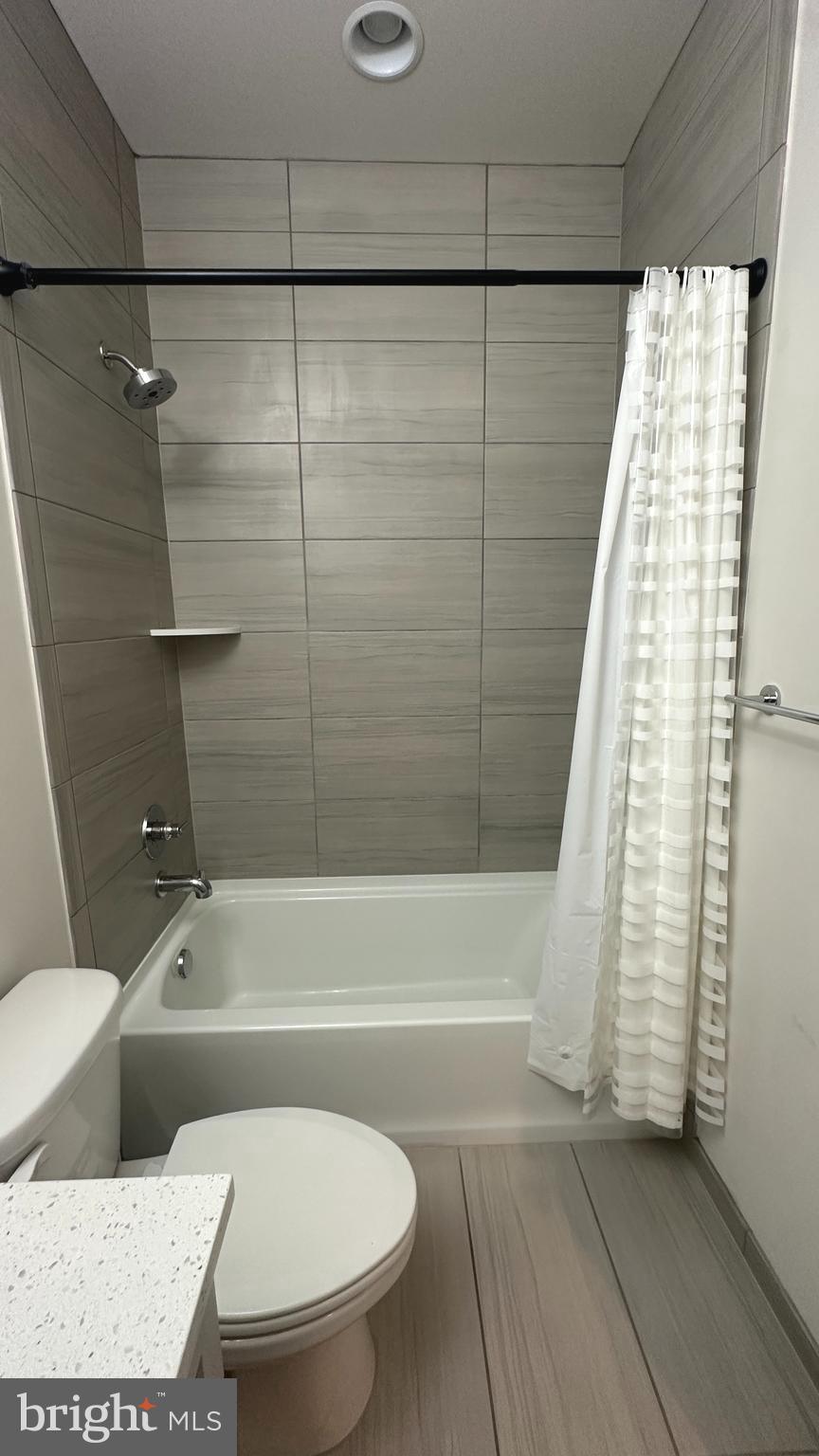 THE RETREAT AT WESTFIELDS - Residential Lease