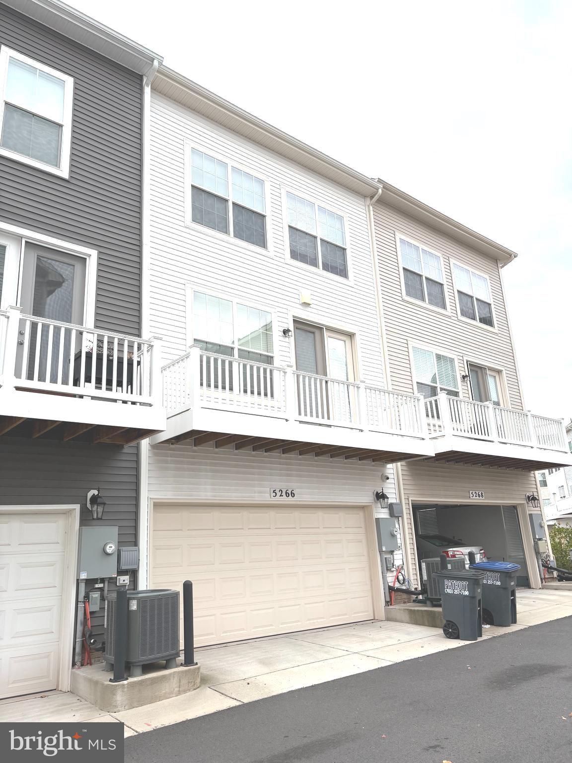 THE RETREAT AT WESTFIELDS - Residential Lease