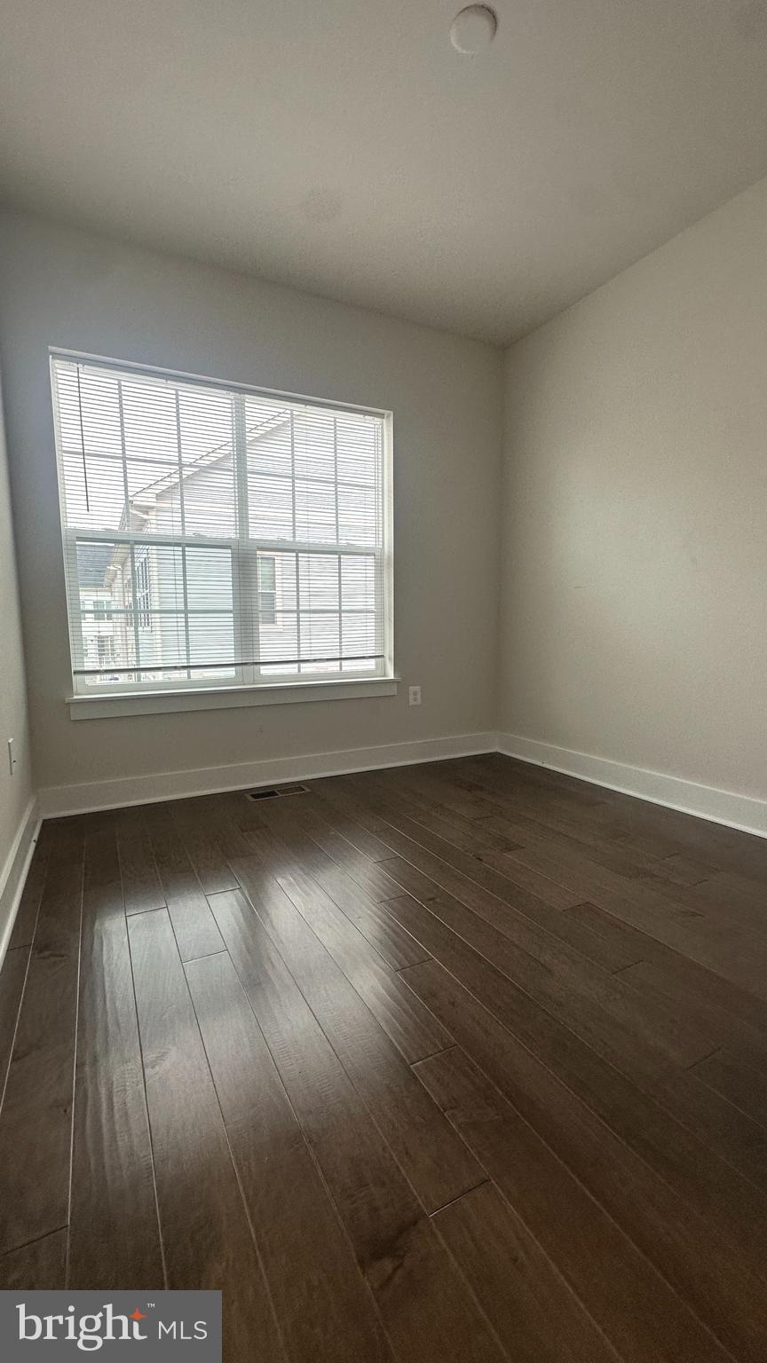 THE RETREAT AT WESTFIELDS - Residential Lease