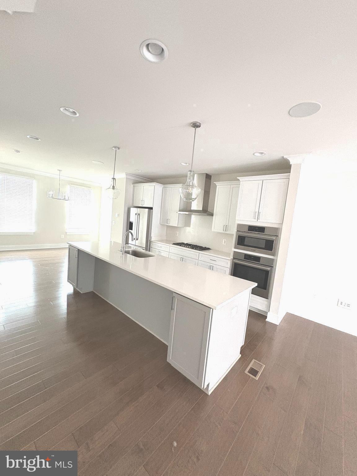 THE RETREAT AT WESTFIELDS - Residential Lease