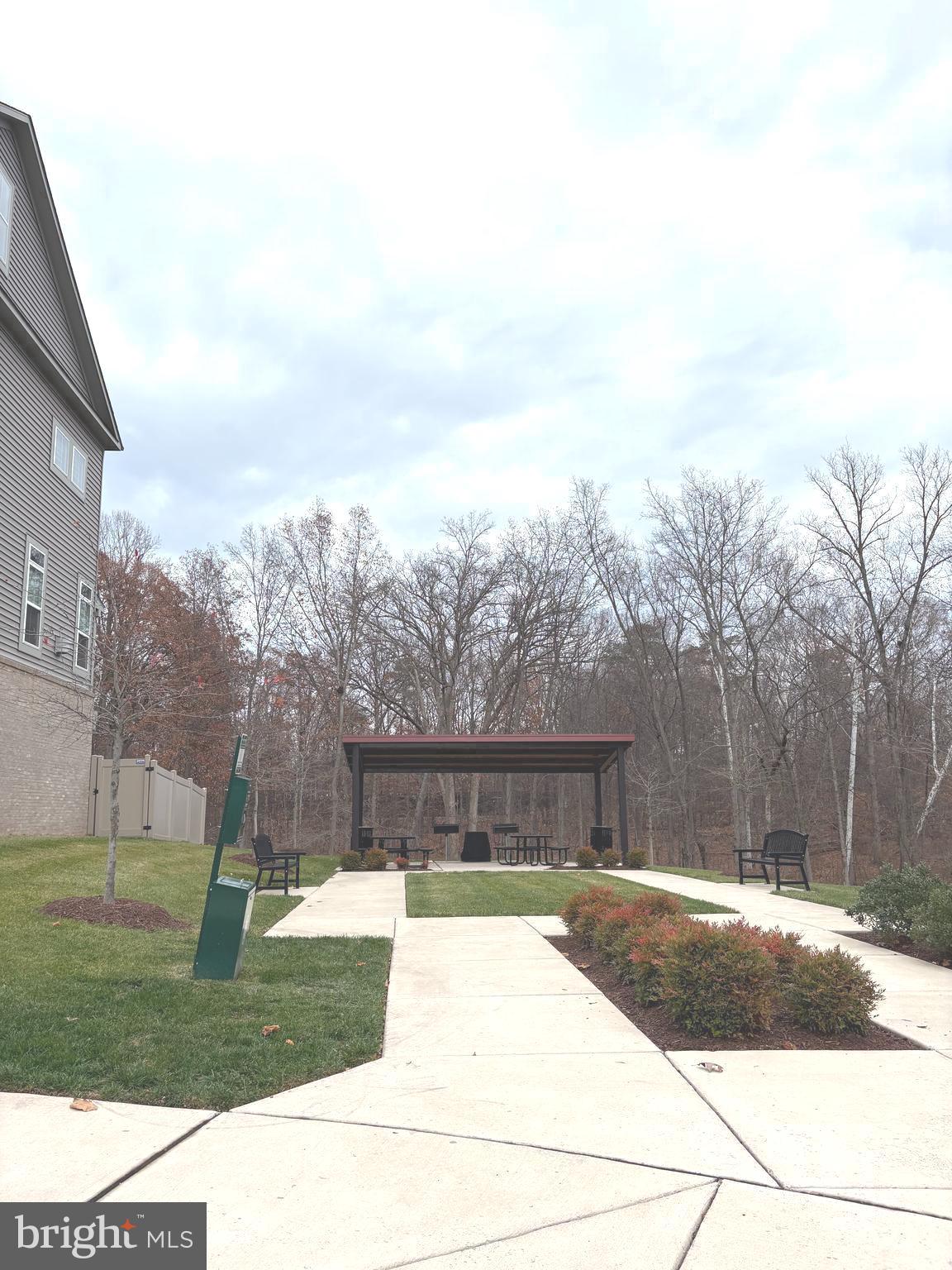 THE RETREAT AT WESTFIELDS - Residential Lease