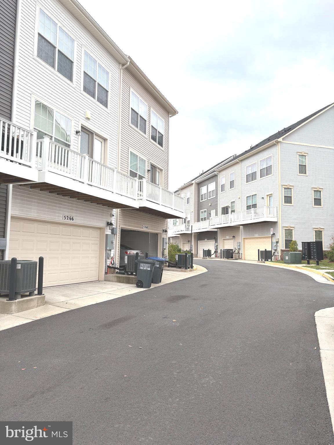 THE RETREAT AT WESTFIELDS - Residential Lease