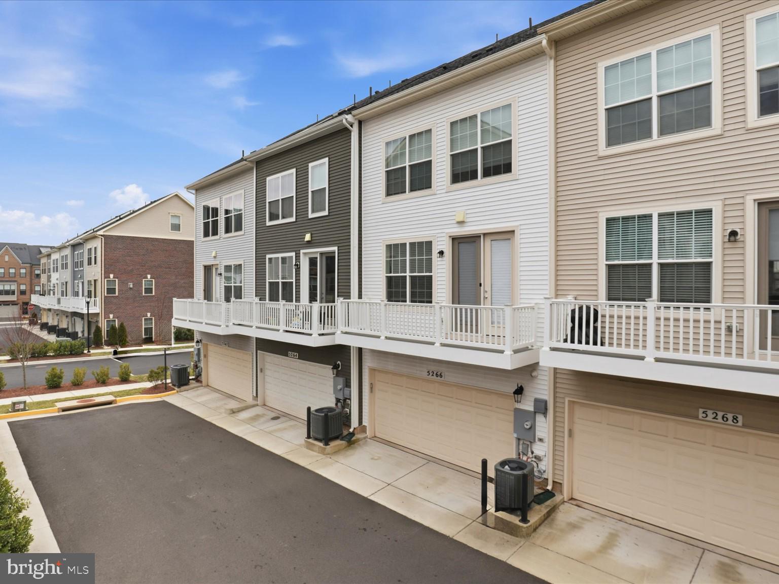 THE RETREAT AT WESTFIELDS - Residential Lease