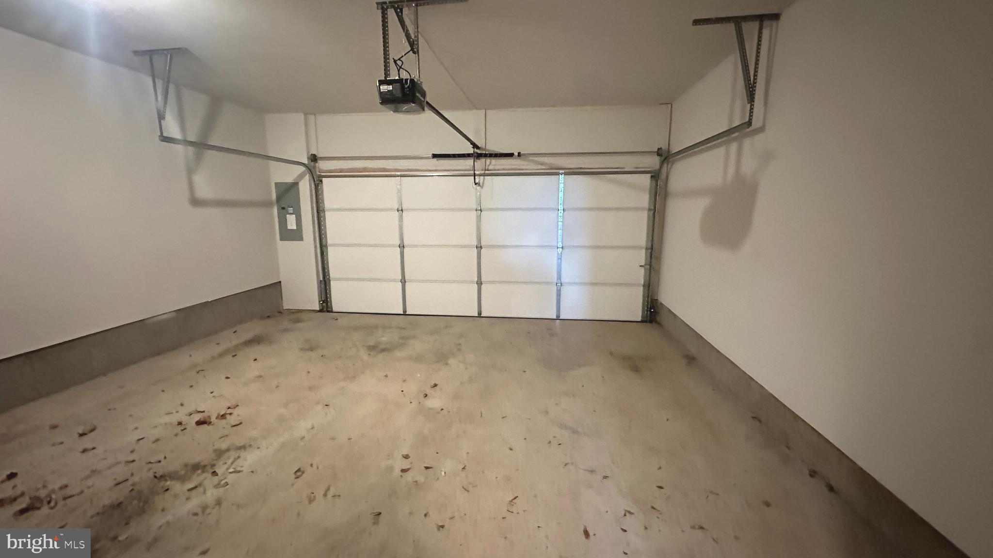 THE RETREAT AT WESTFIELDS - Residential Lease