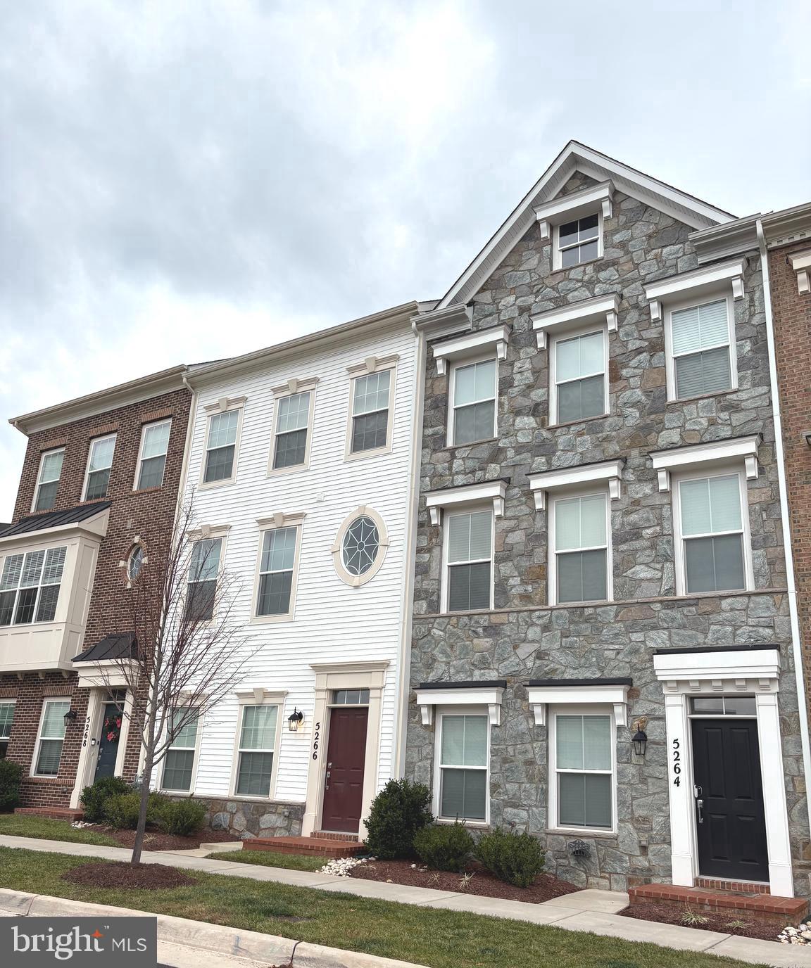 THE RETREAT AT WESTFIELDS - Residential Lease