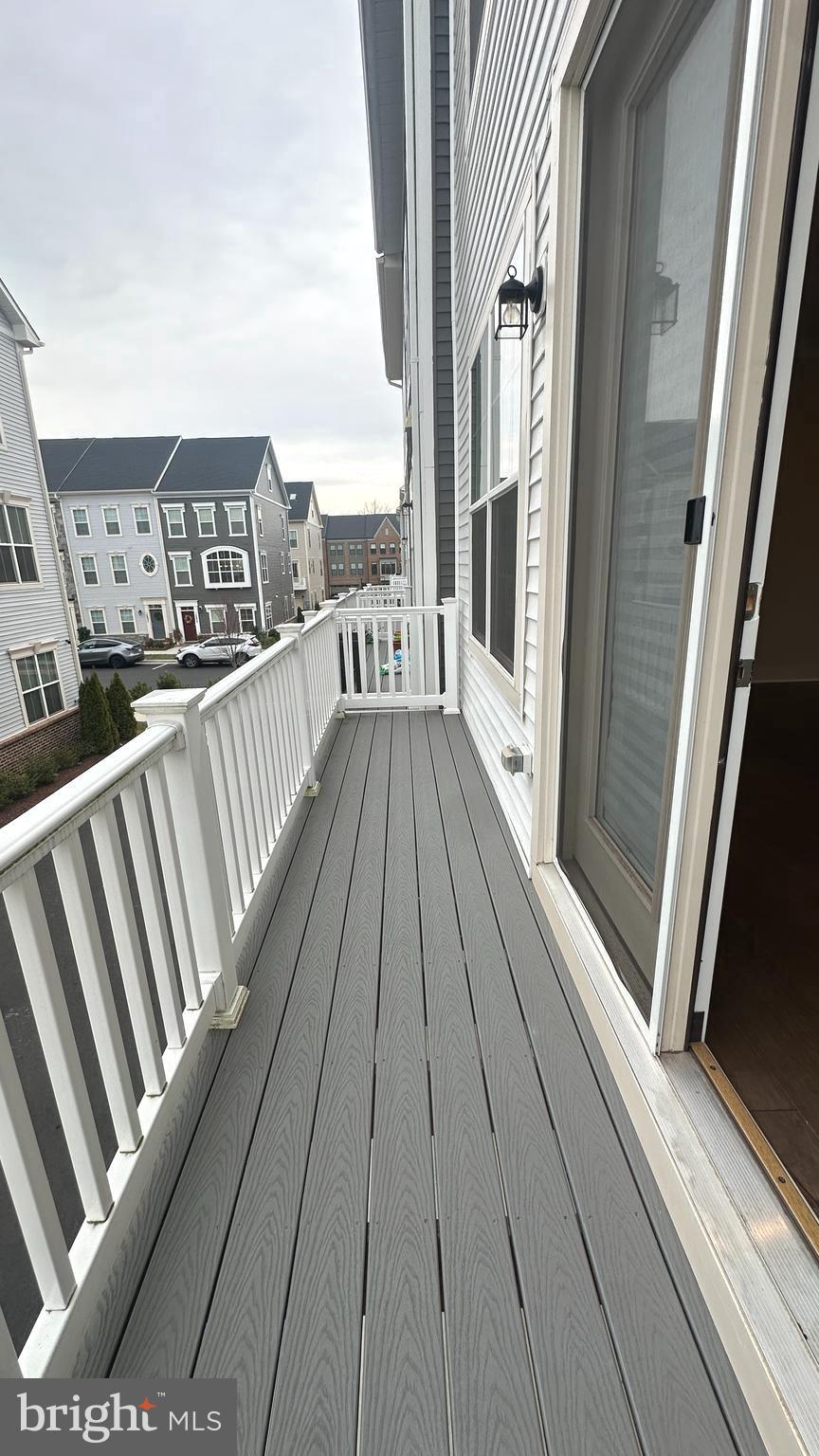 THE RETREAT AT WESTFIELDS - Residential Lease