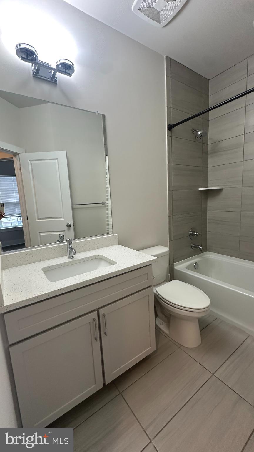 THE RETREAT AT WESTFIELDS - Residential Lease