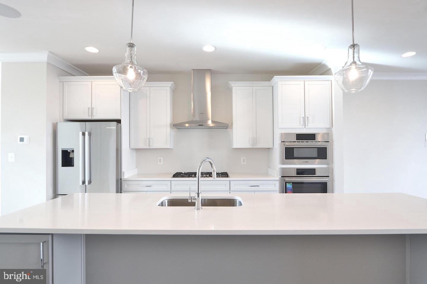 THE RETREAT AT WESTFIELDS - Residential Lease