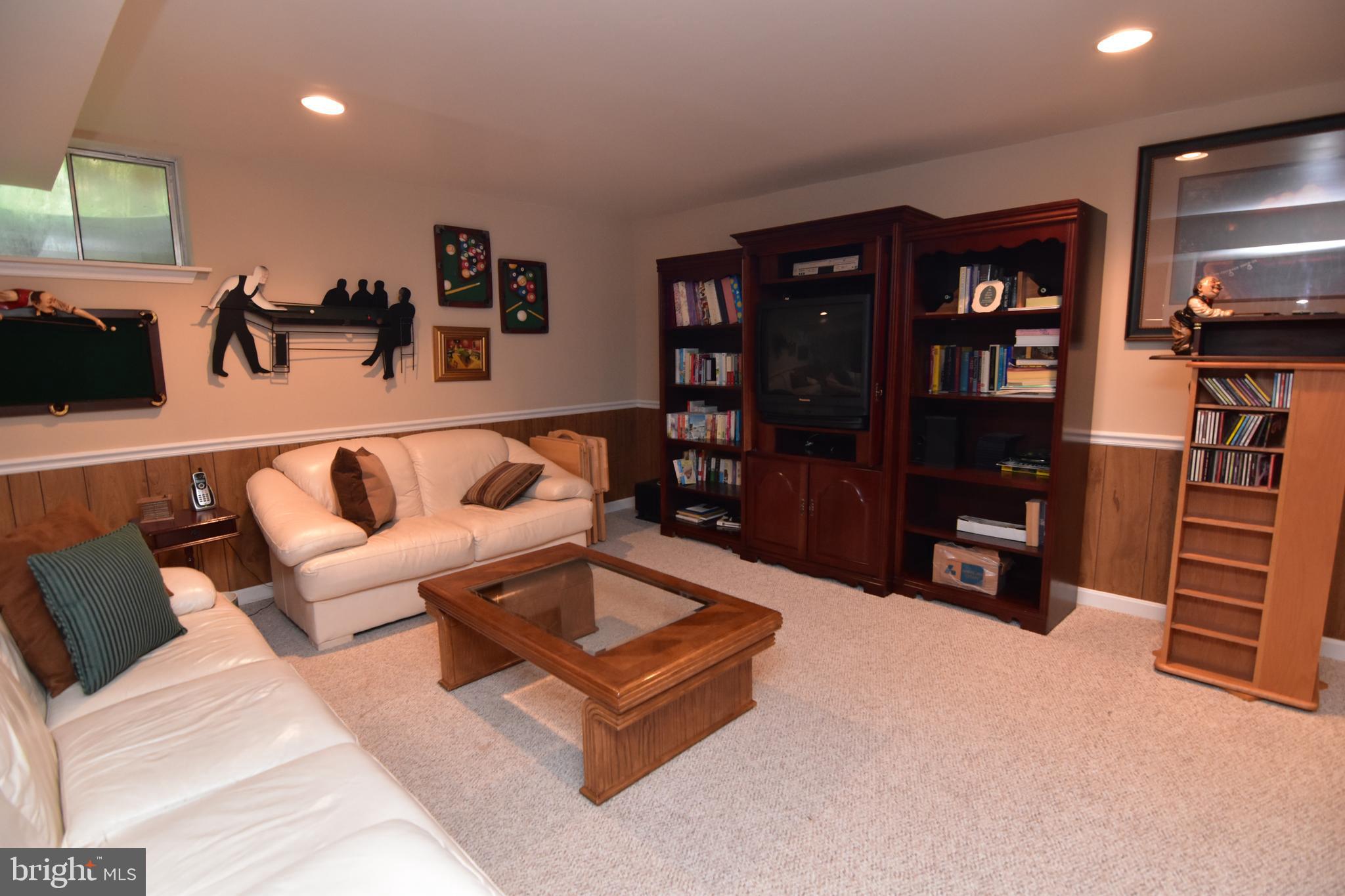 CHESTNUT HILLS - Residential