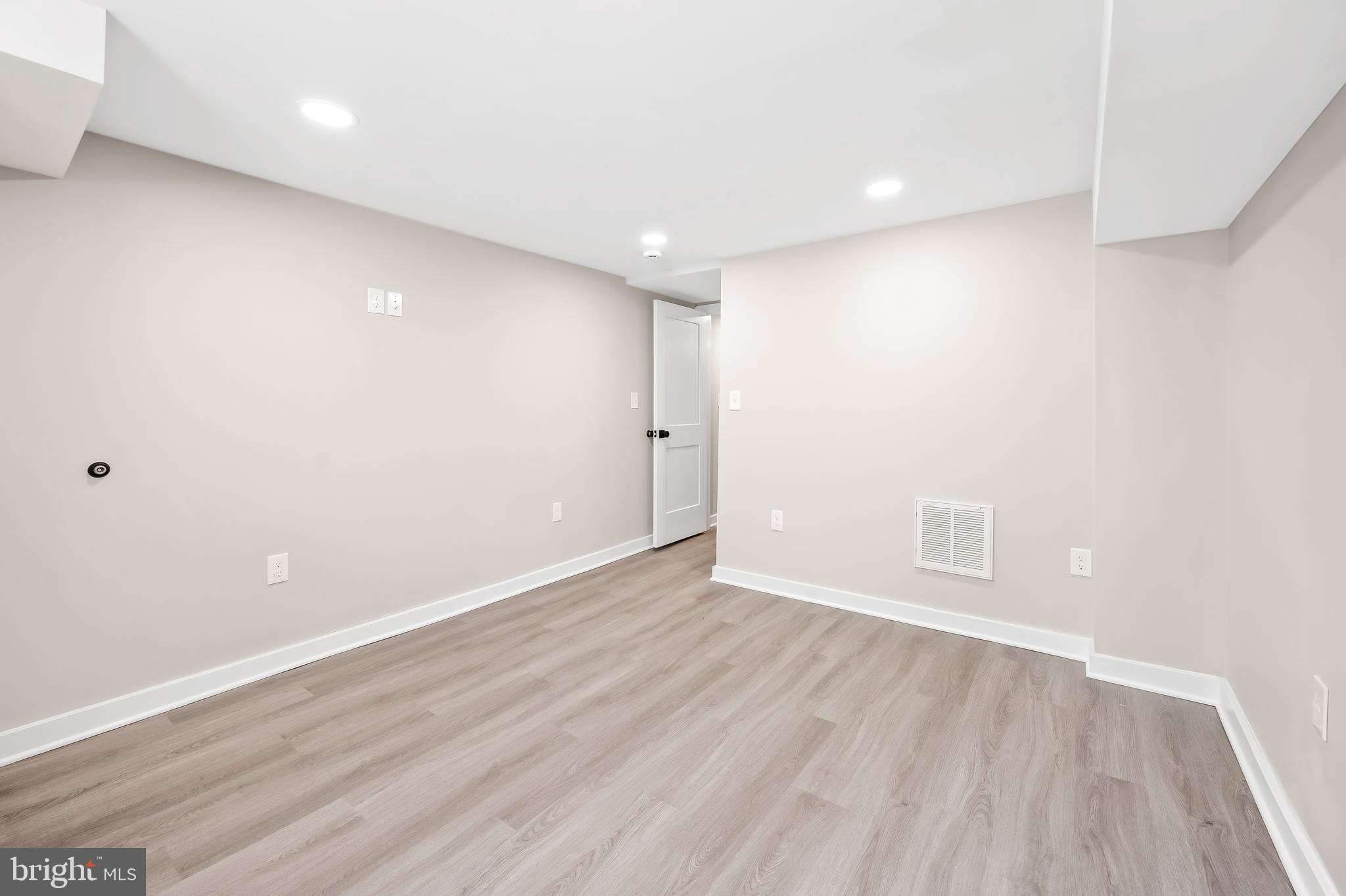 HARWOOD - Residential