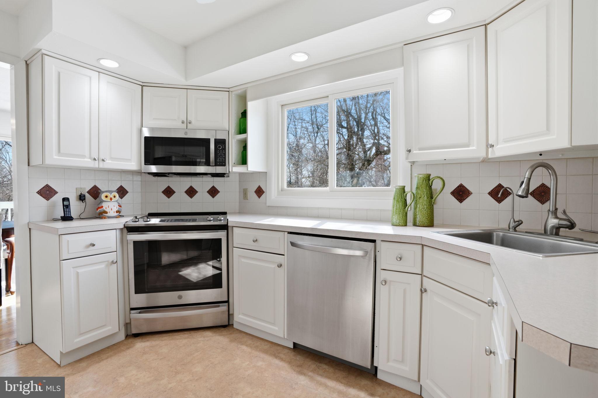 MOUNT EYRE MANOR - Residential