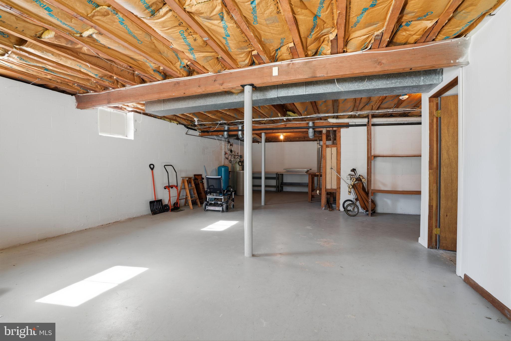 MOUNT EYRE MANOR - Residential