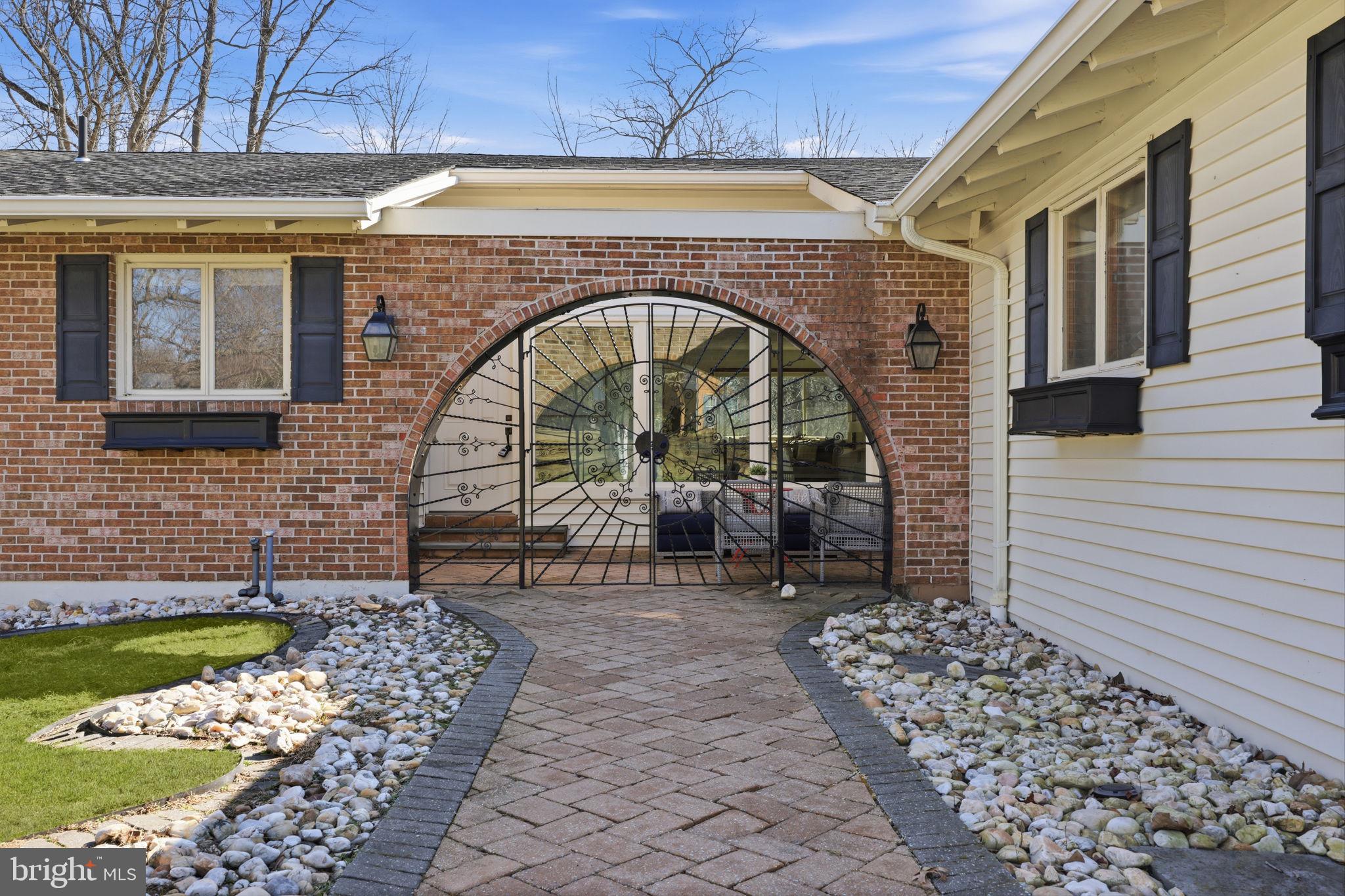 MOUNT EYRE MANOR - Residential