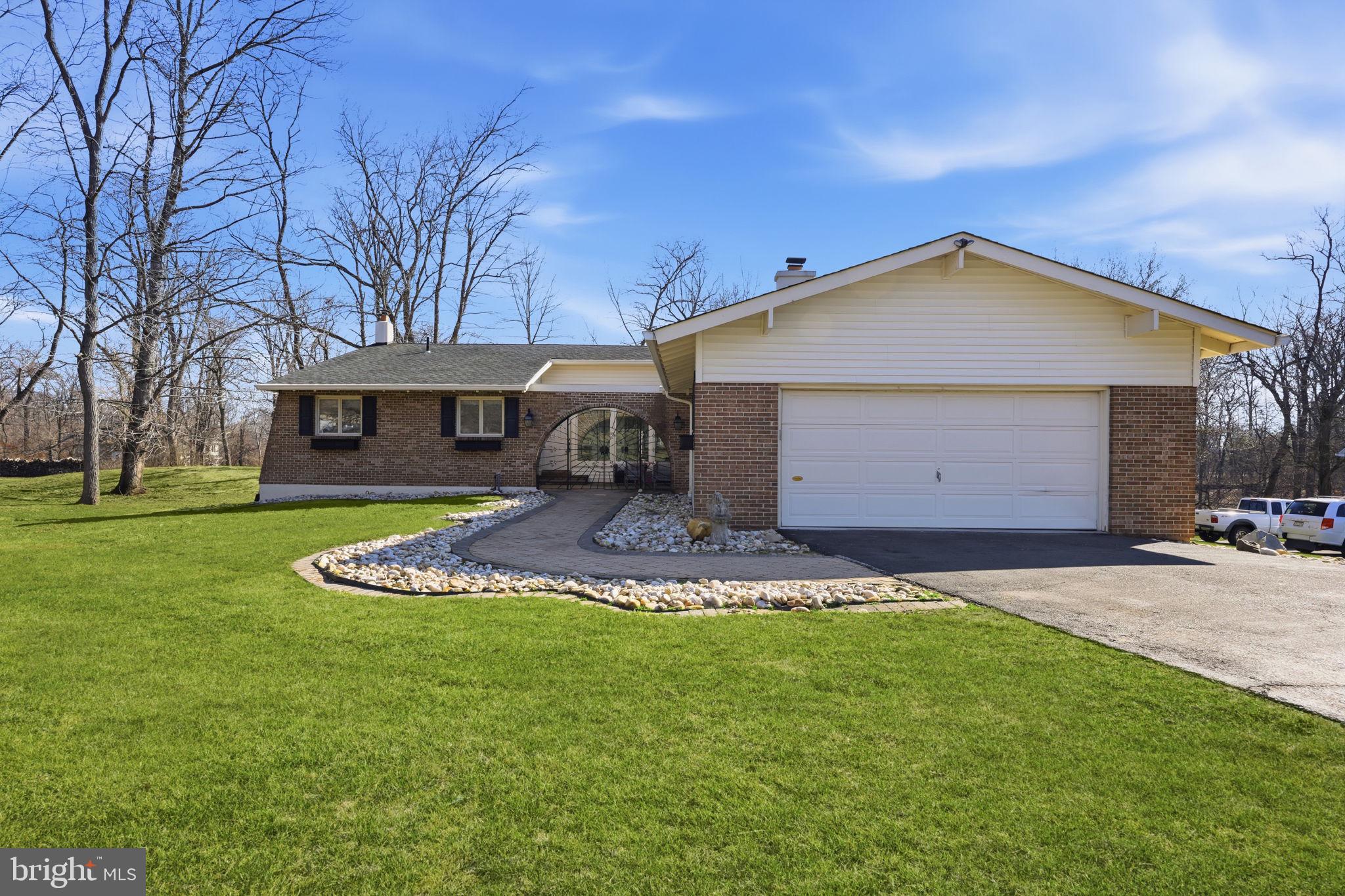 MOUNT EYRE MANOR - Residential