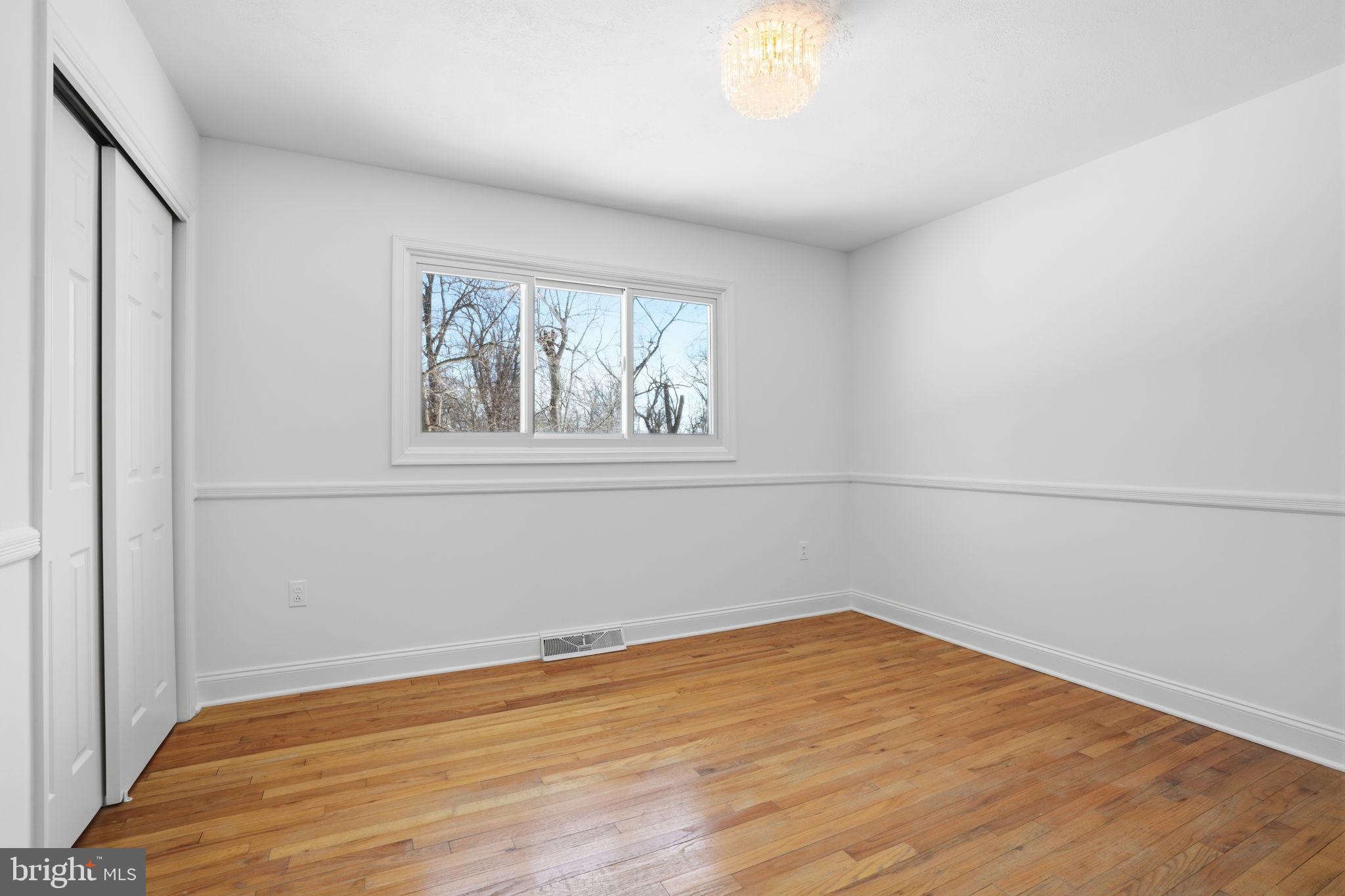 MOUNT EYRE MANOR - Residential