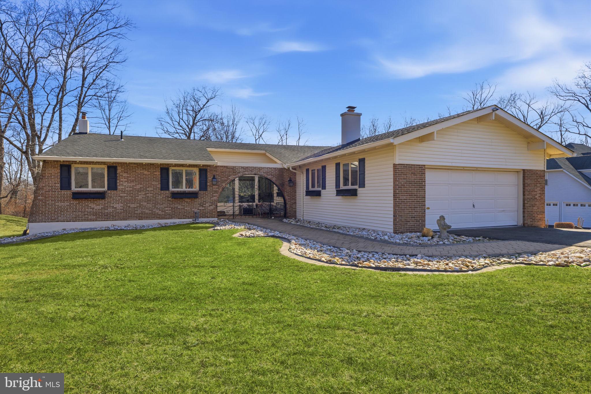 MOUNT EYRE MANOR - Residential