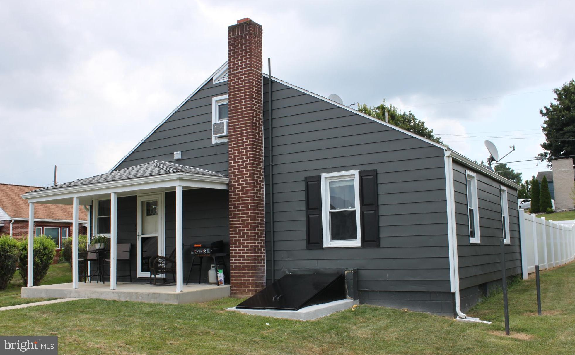1516 HIGHLAND TERRACE