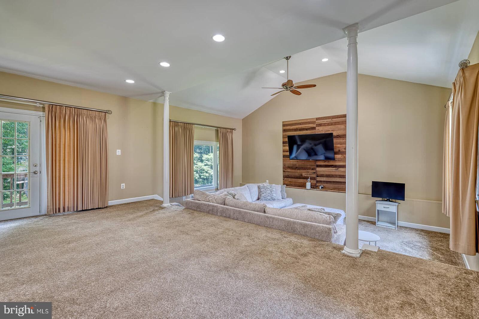 39360 THOMAS DRIVE