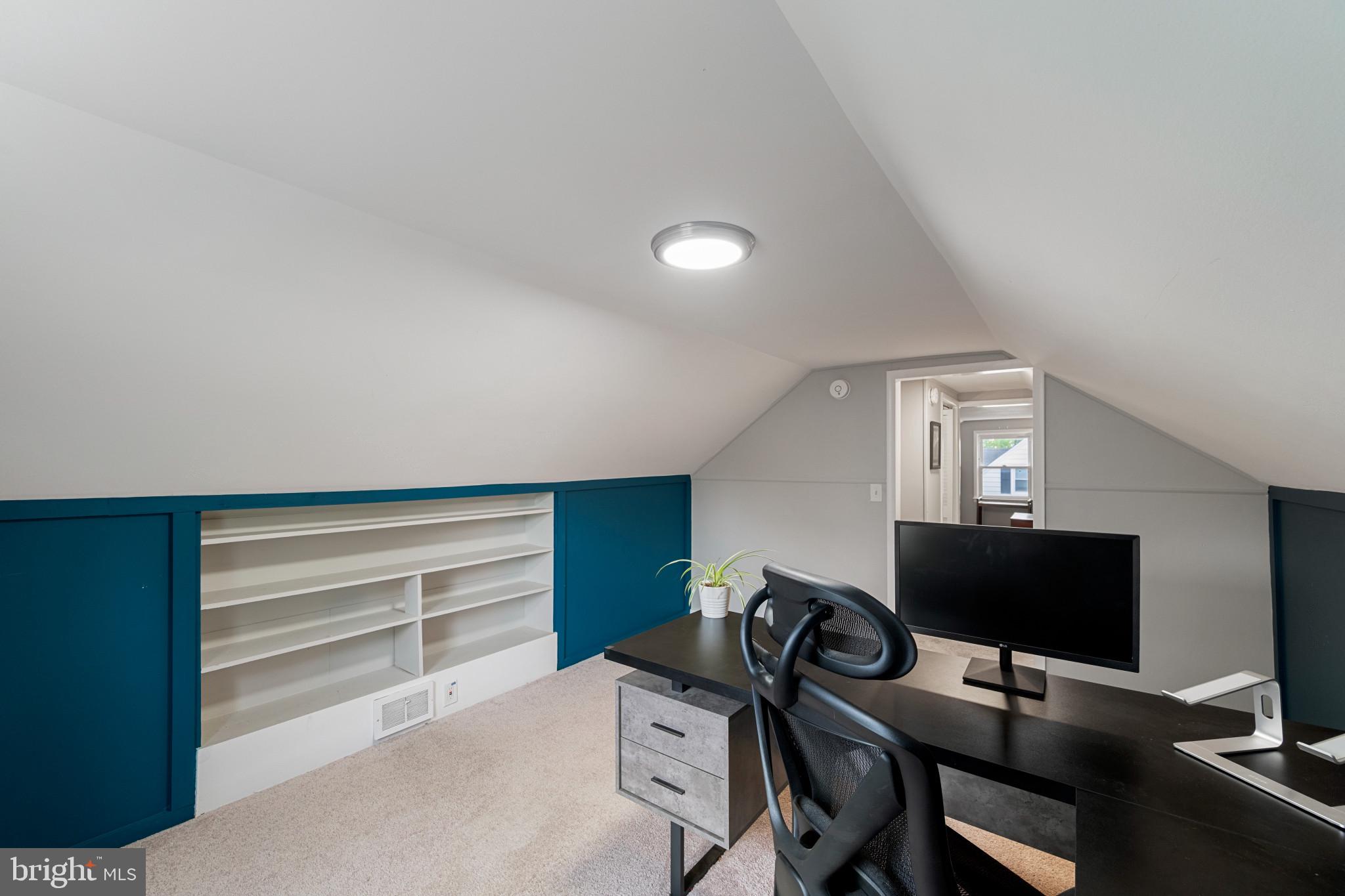 PINE KNOLL - Residential