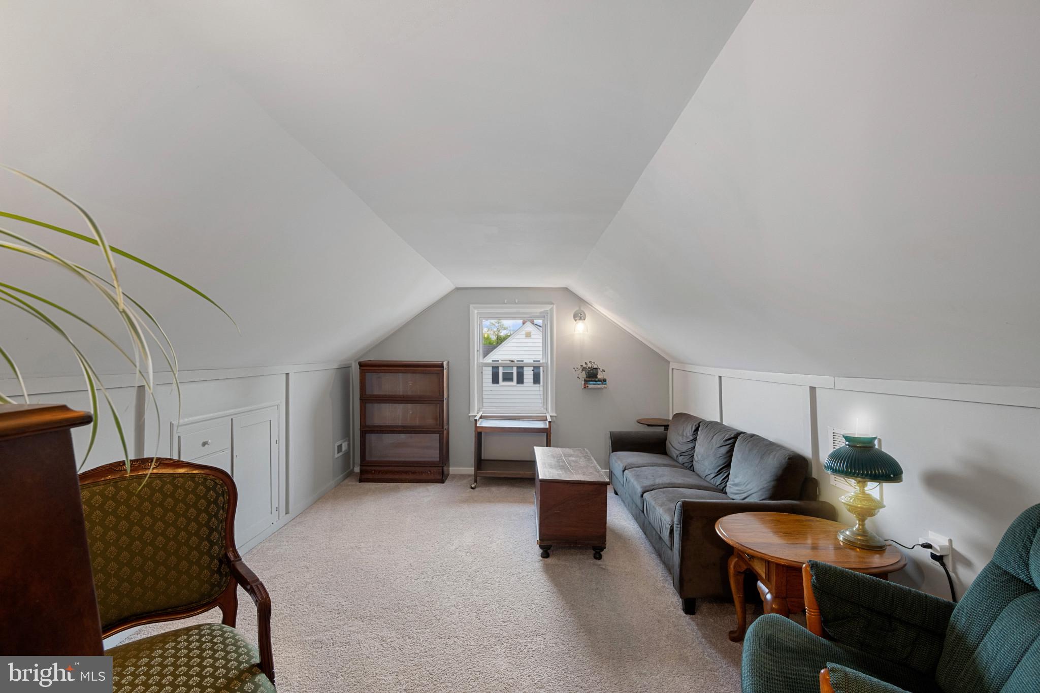 PINE KNOLL - Residential