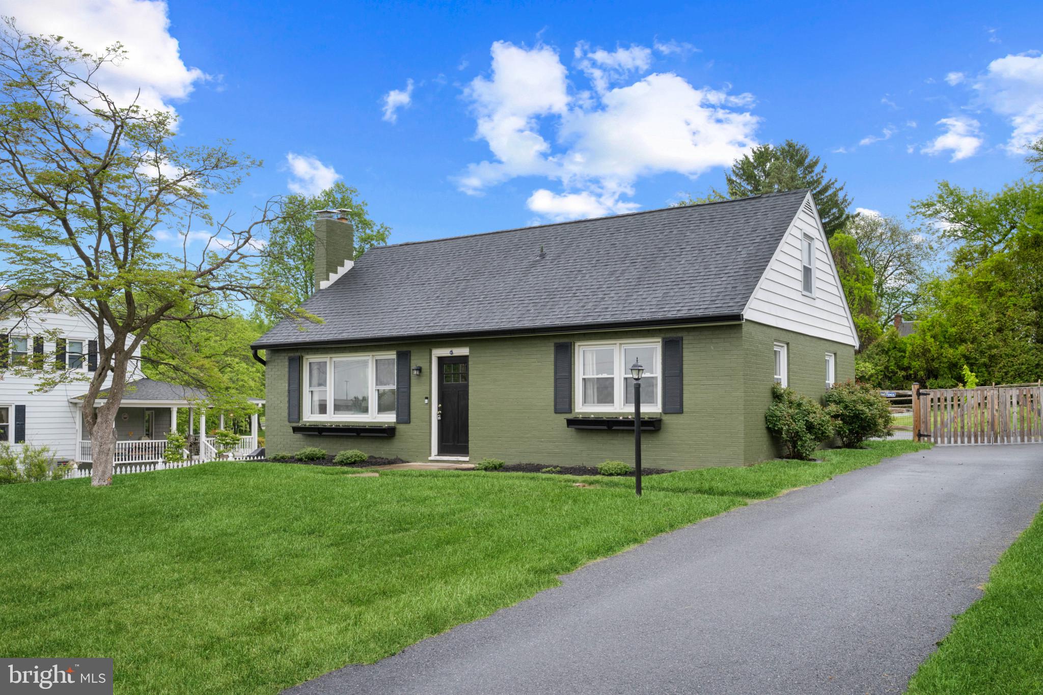 PINE KNOLL - Residential