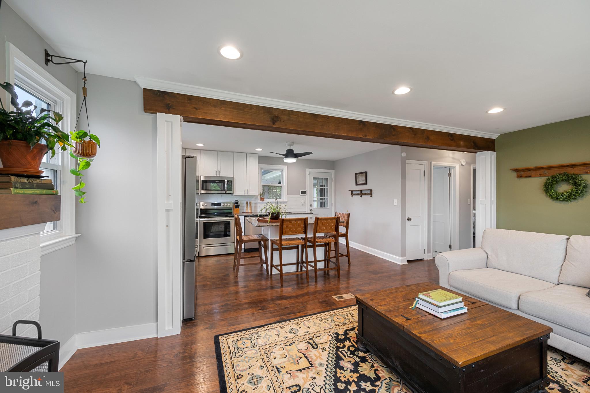 PINE KNOLL - Residential