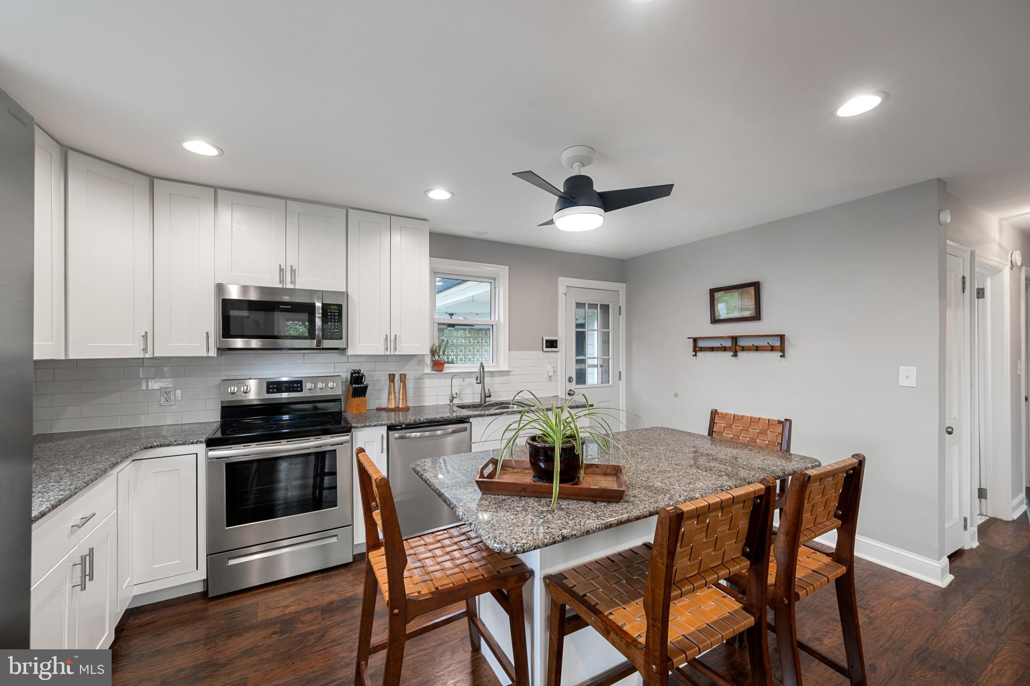 PINE KNOLL - Residential