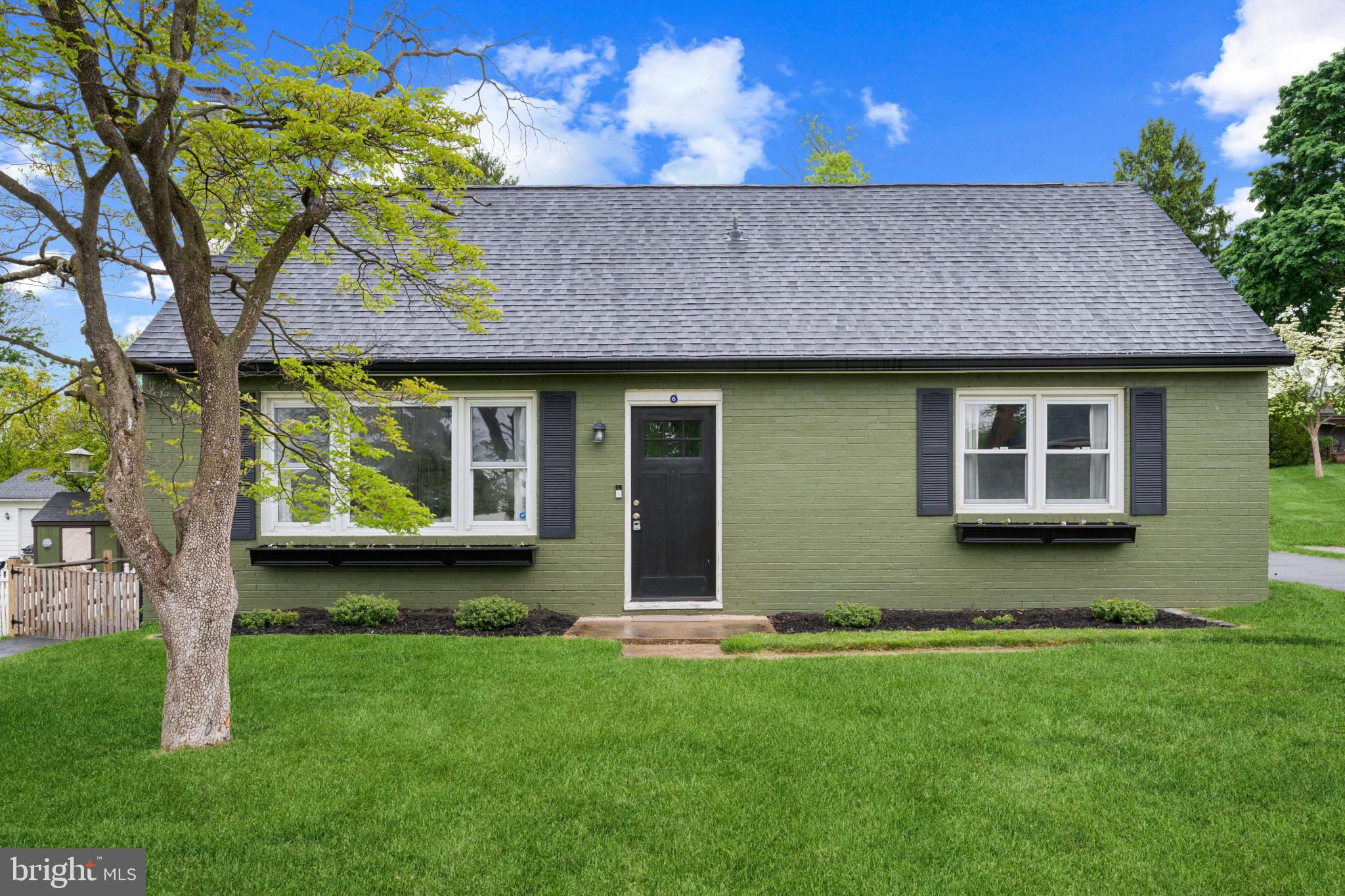 PINE KNOLL - Residential