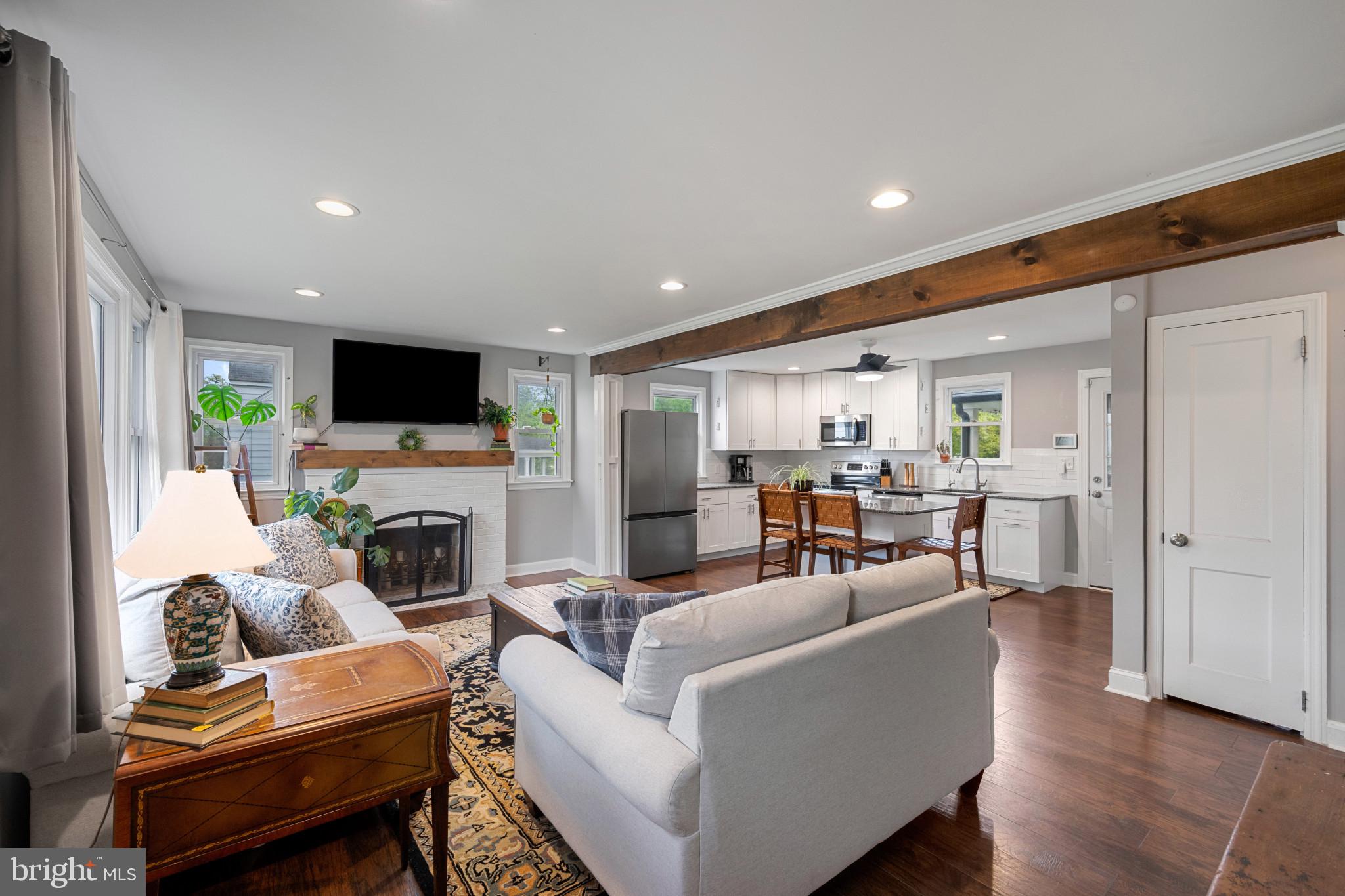 PINE KNOLL - Residential