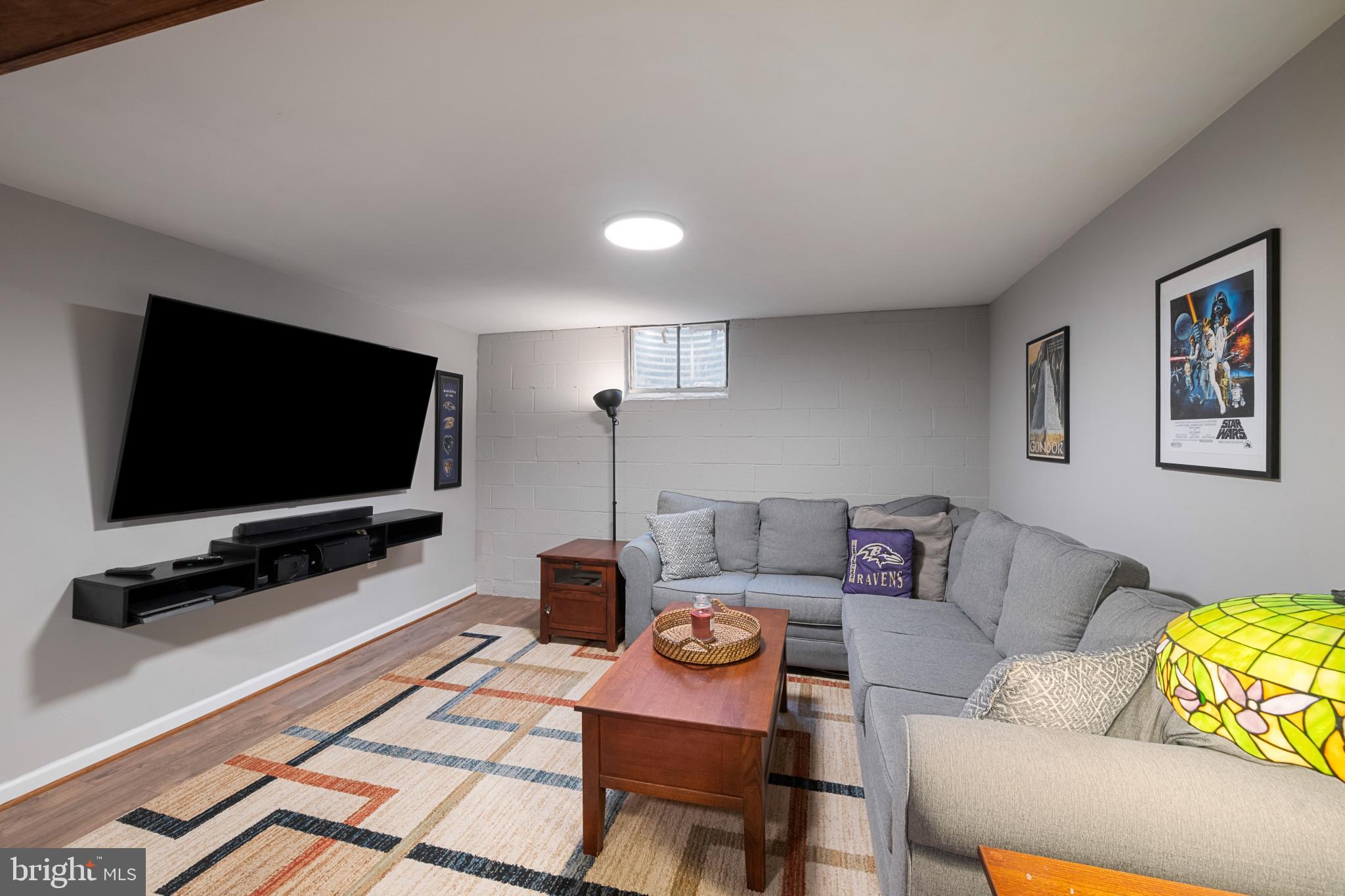 PINE KNOLL - Residential