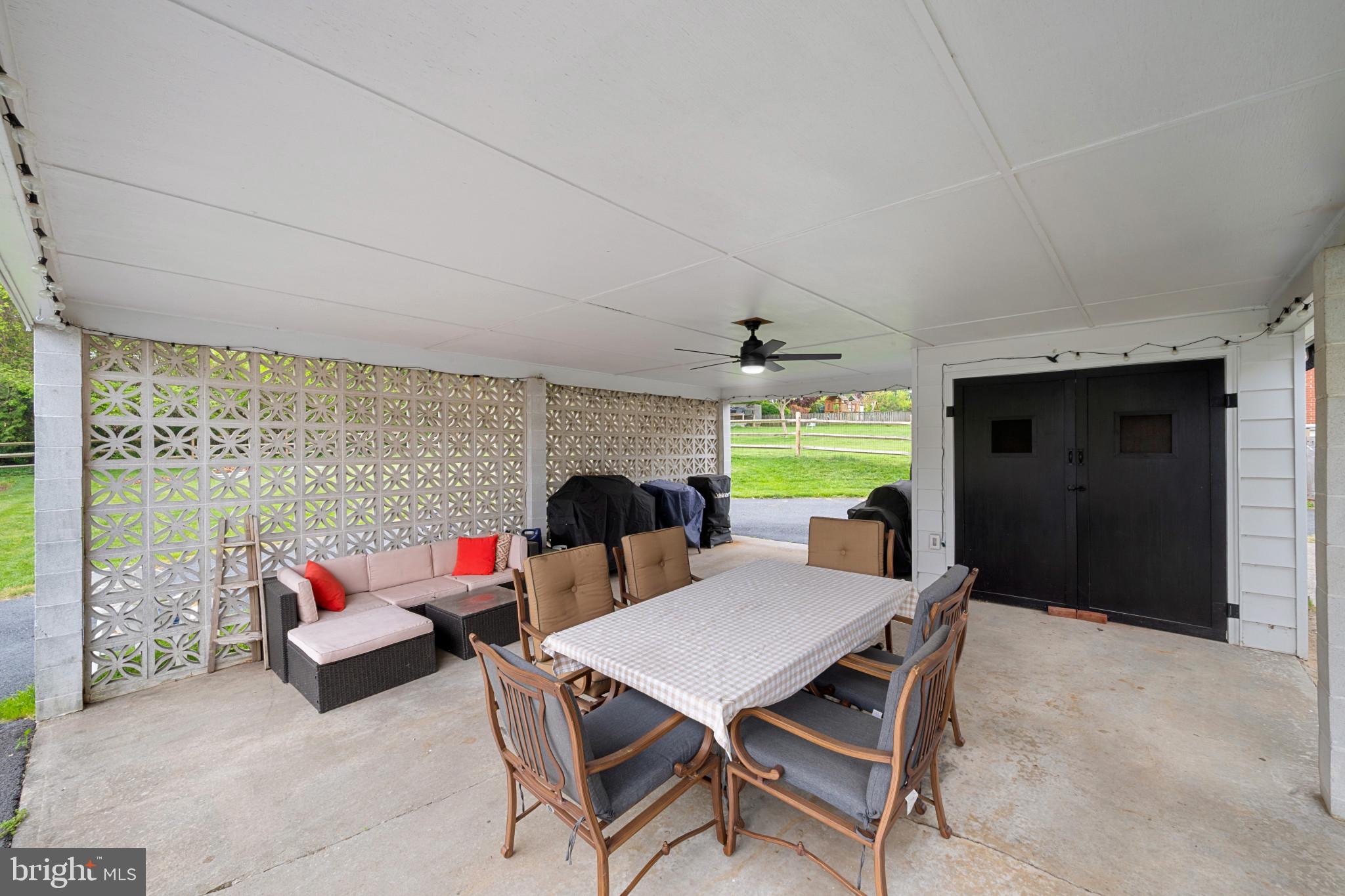 PINE KNOLL - Residential