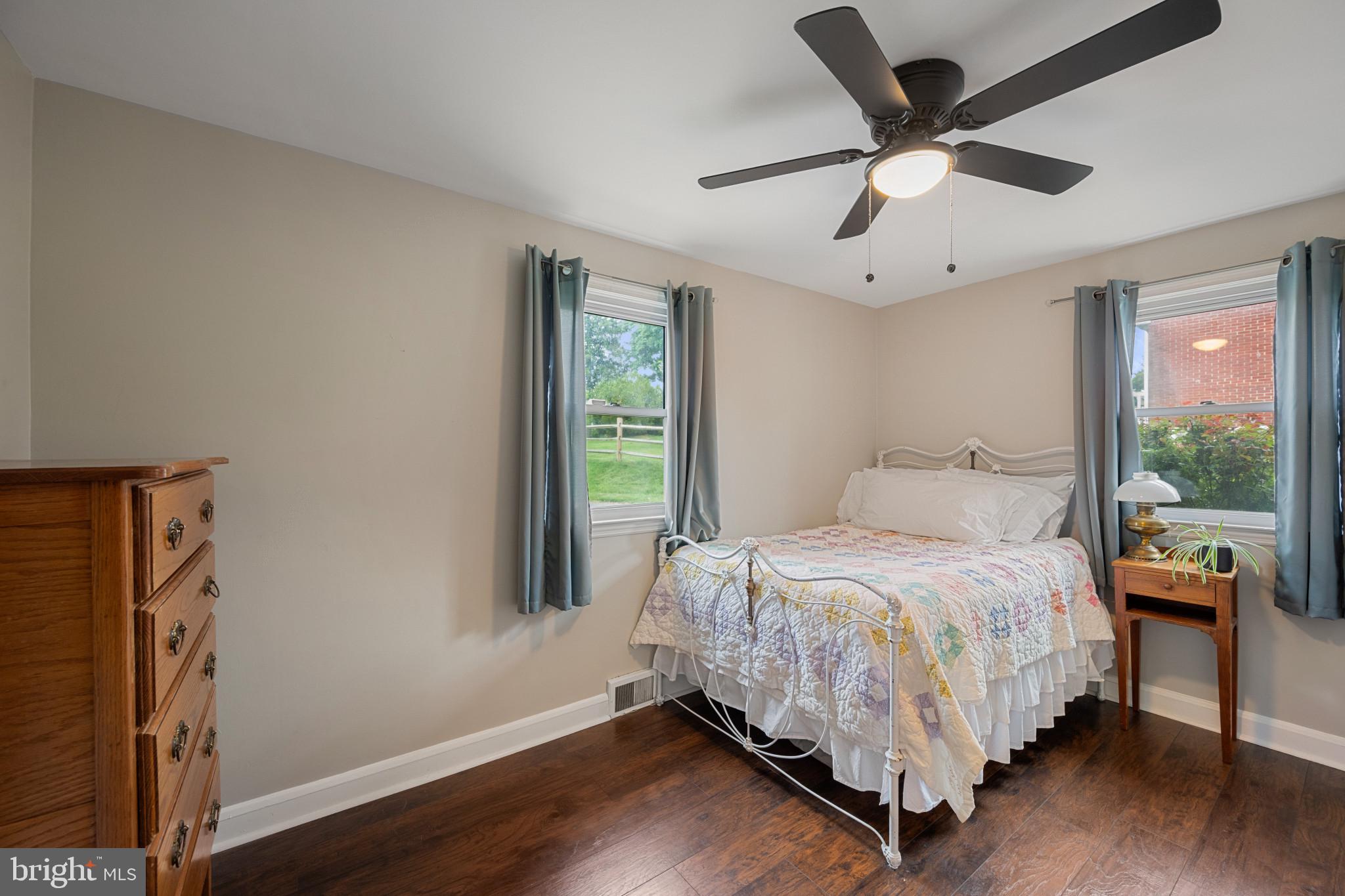 PINE KNOLL - Residential