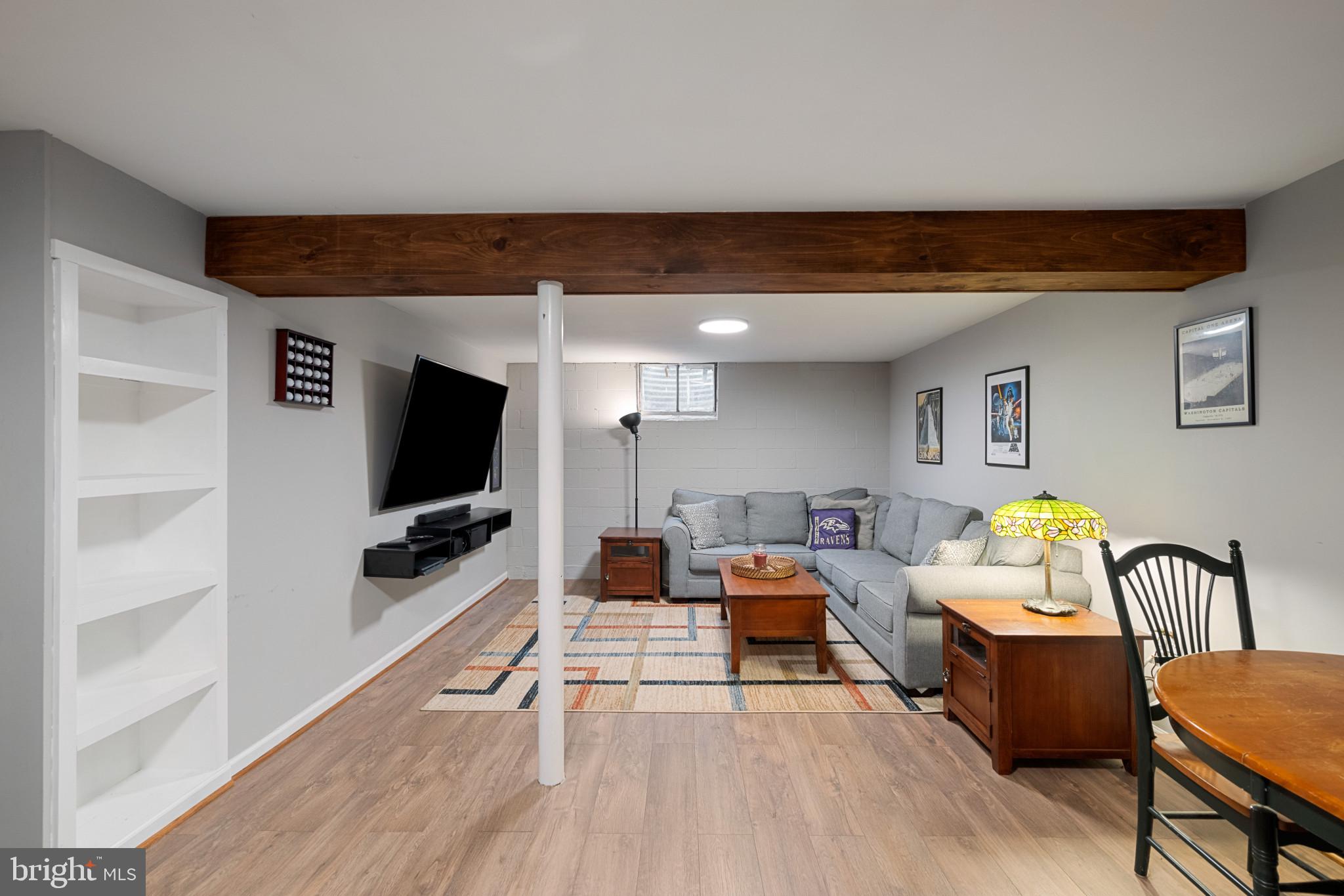 PINE KNOLL - Residential
