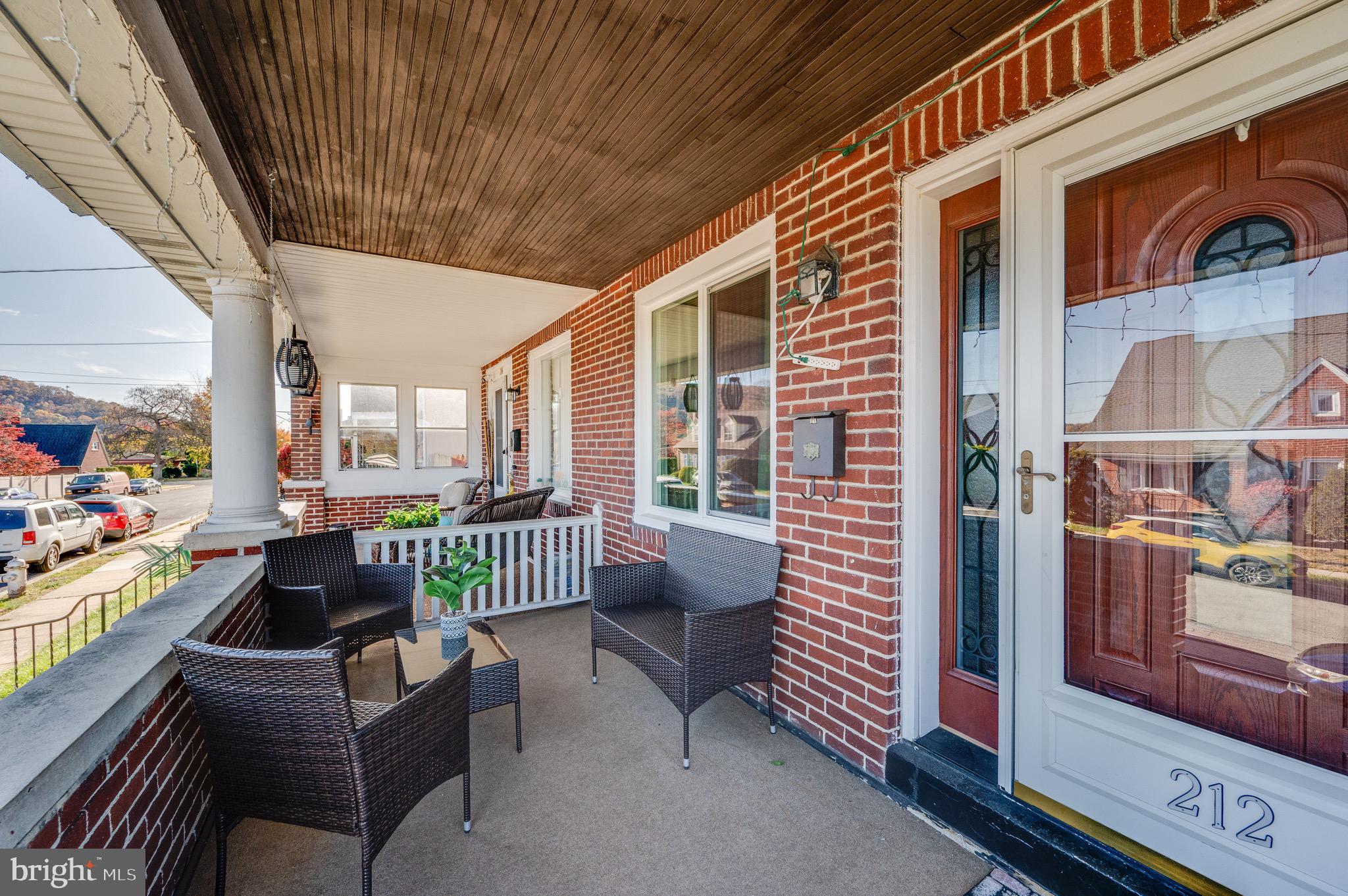 212 ARLINGTON STREET