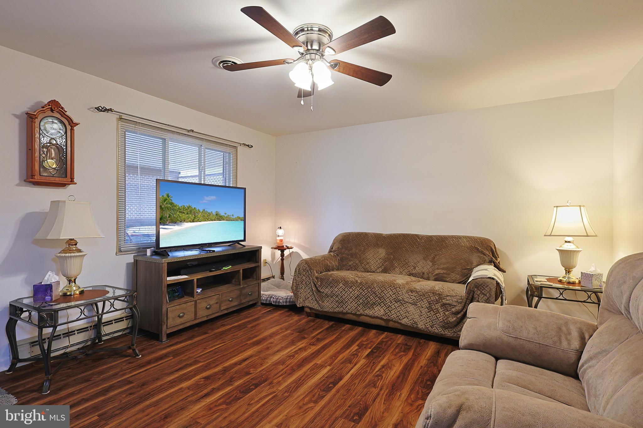 AMCELLE ACRES - Residential