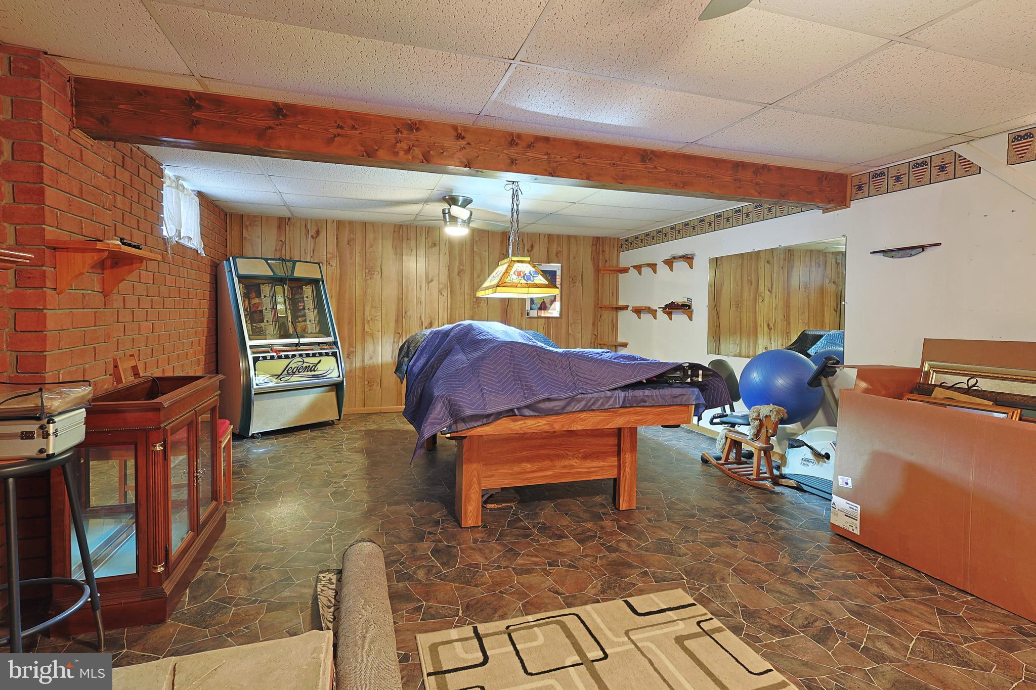 AMCELLE ACRES - Residential